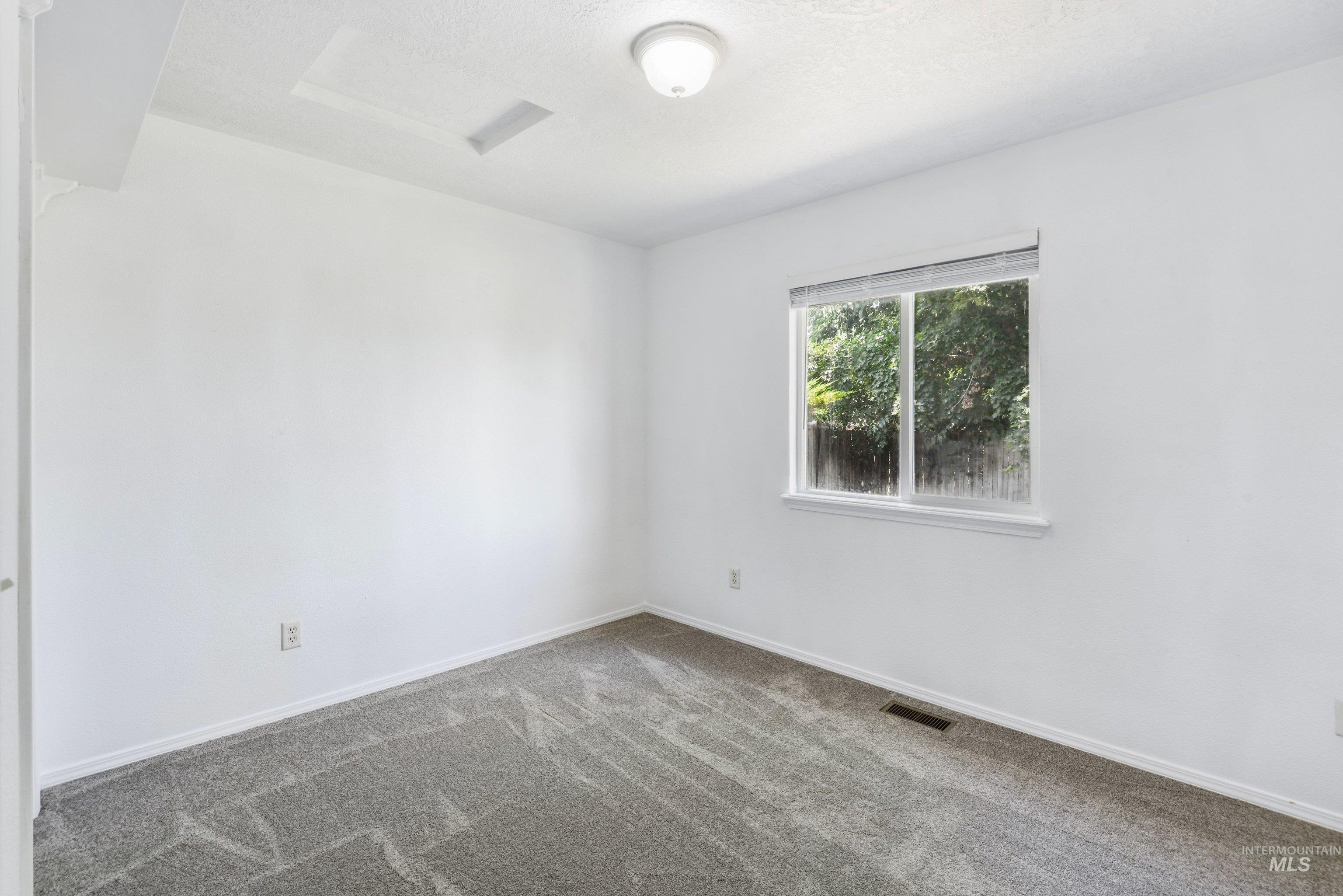 63 S Kelli Loop, Nampa, Idaho 83687, 3 Bedrooms, 2 Bathrooms, Residential For Sale, Price $329,900,MLS 98995170