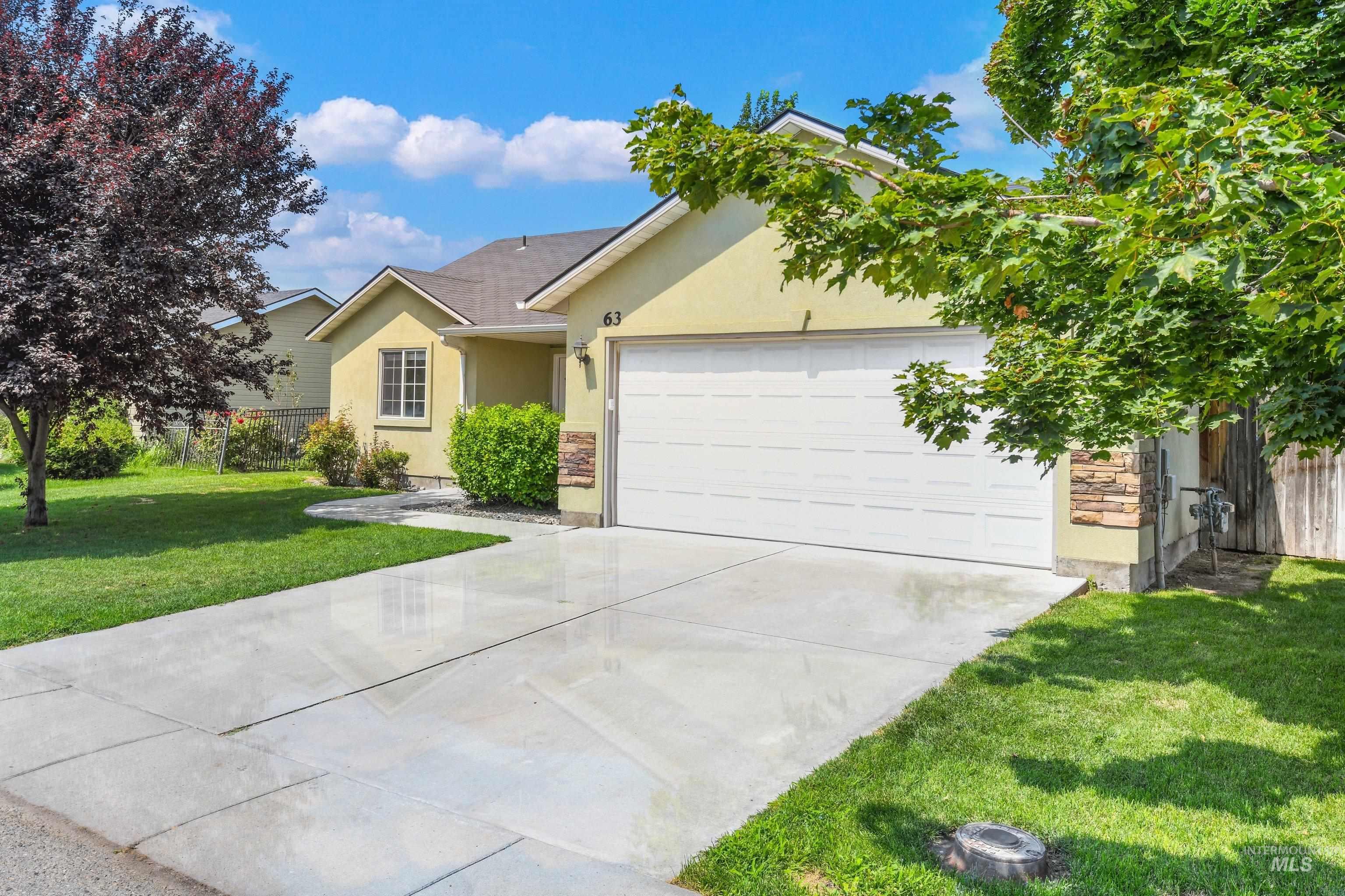 63 S Kelli Loop, Nampa, Idaho 83687, 3 Bedrooms, 2 Bathrooms, Residential For Sale, Price $329,900,MLS 98995170