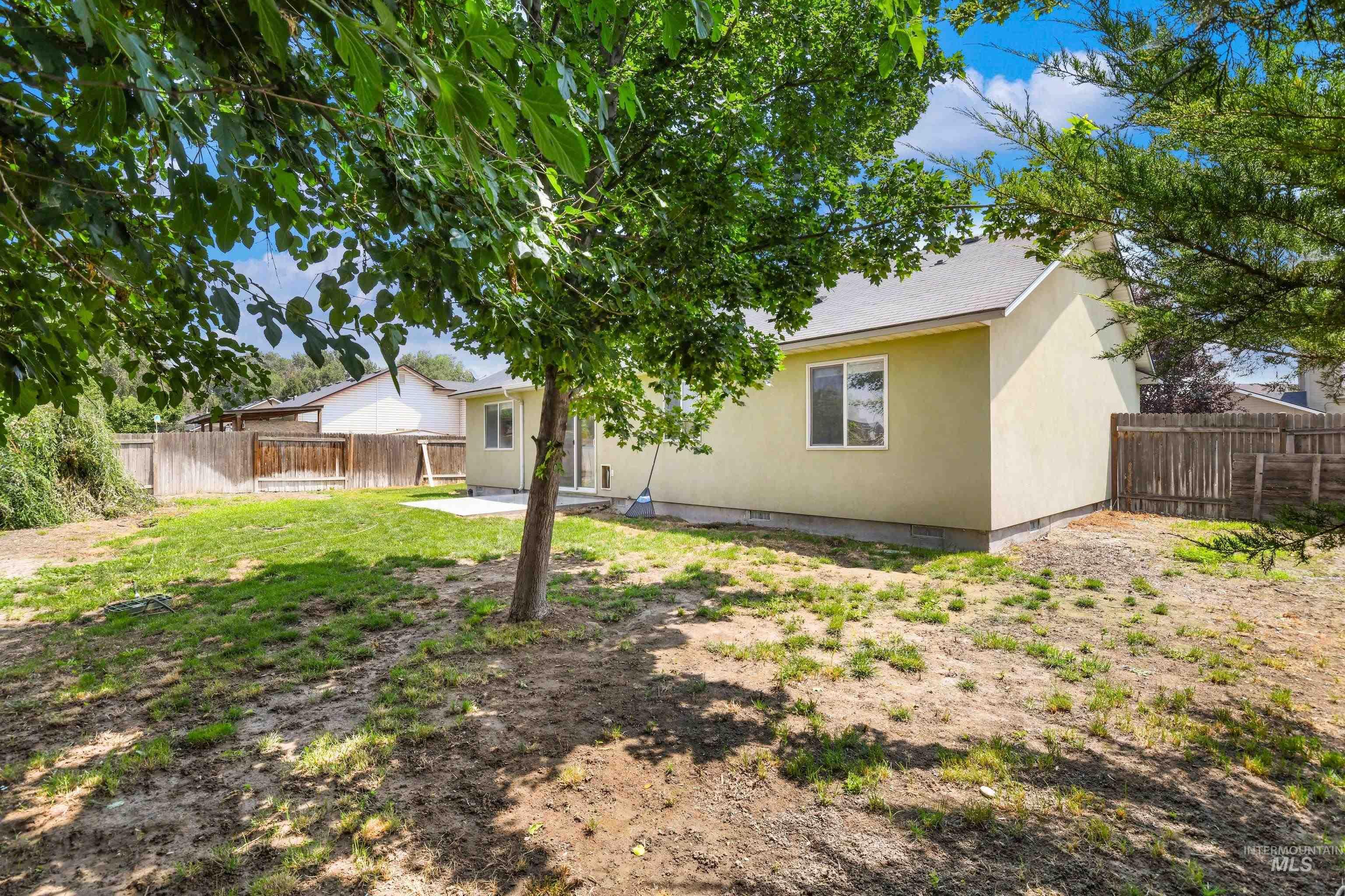 63 S Kelli Loop, Nampa, Idaho 83687, 3 Bedrooms, 2 Bathrooms, Residential For Sale, Price $329,900,MLS 98995170