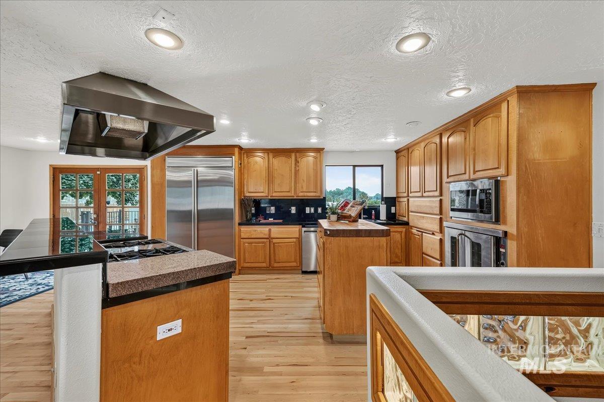 11269 W Reutzel Dr., Boise, Idaho 83709, 6 Bedrooms, 3.5 Bathrooms, Residential For Sale, Price $929,888,MLS 98995174