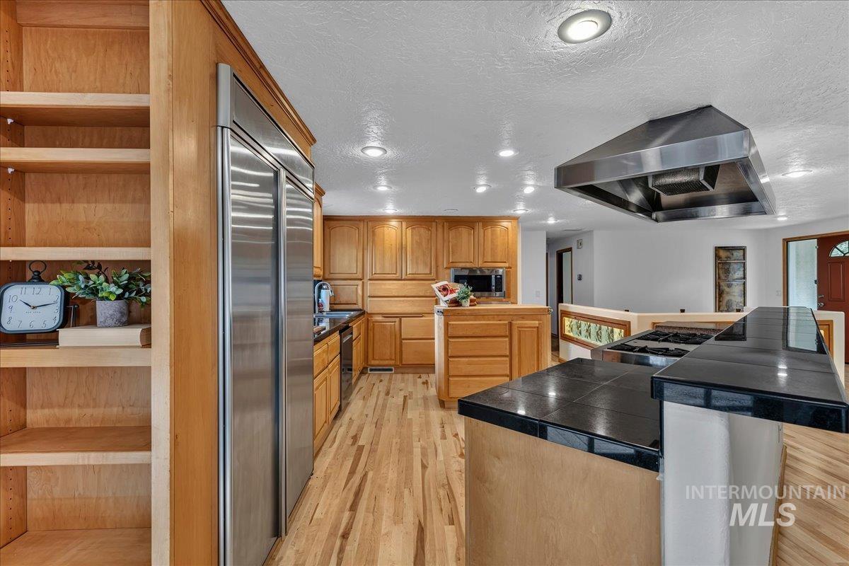11269 W Reutzel Dr., Boise, Idaho 83709, 6 Bedrooms, 3.5 Bathrooms, Residential For Sale, Price $929,888,MLS 98995174