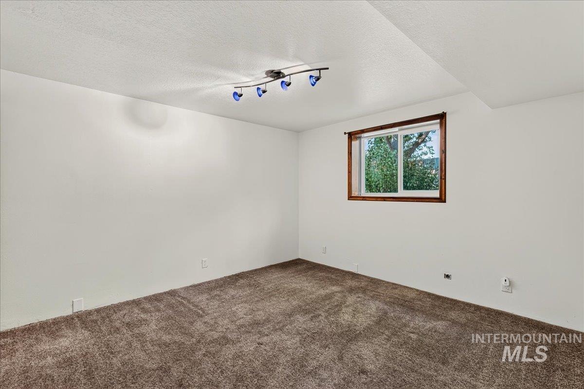 11269 W Reutzel Dr., Boise, Idaho 83709, 6 Bedrooms, 3.5 Bathrooms, Residential For Sale, Price $929,888,MLS 98995174