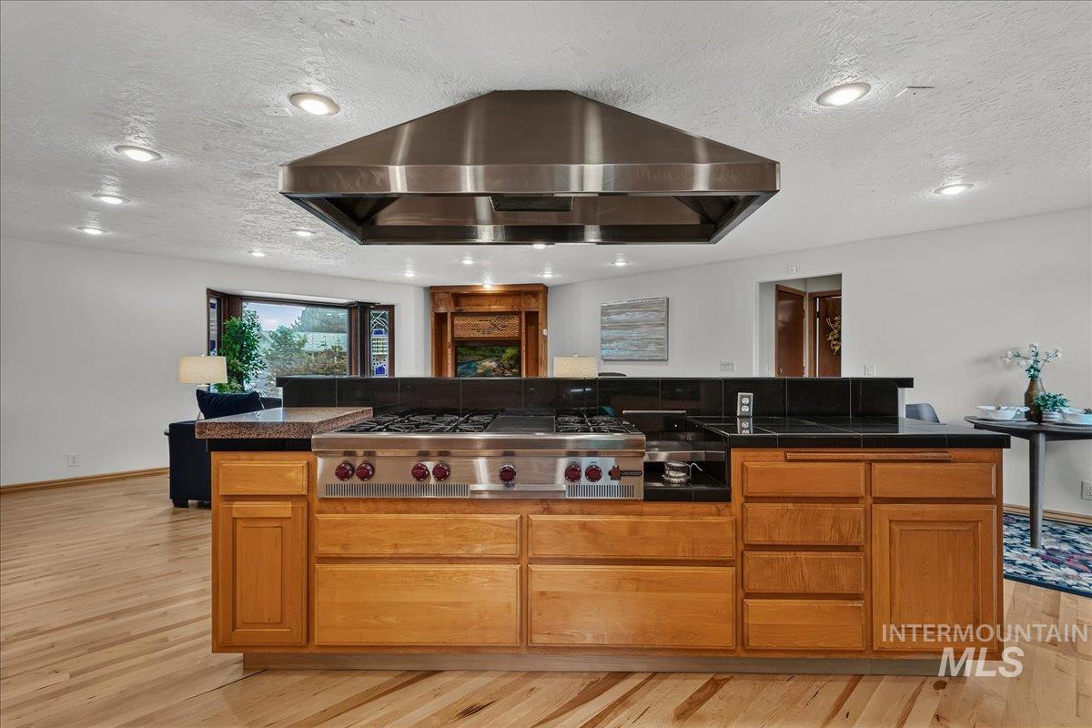 11269 W Reutzel Dr., Boise, Idaho 83709, 6 Bedrooms, 3.5 Bathrooms, Residential For Sale, Price $929,888,MLS 98995174