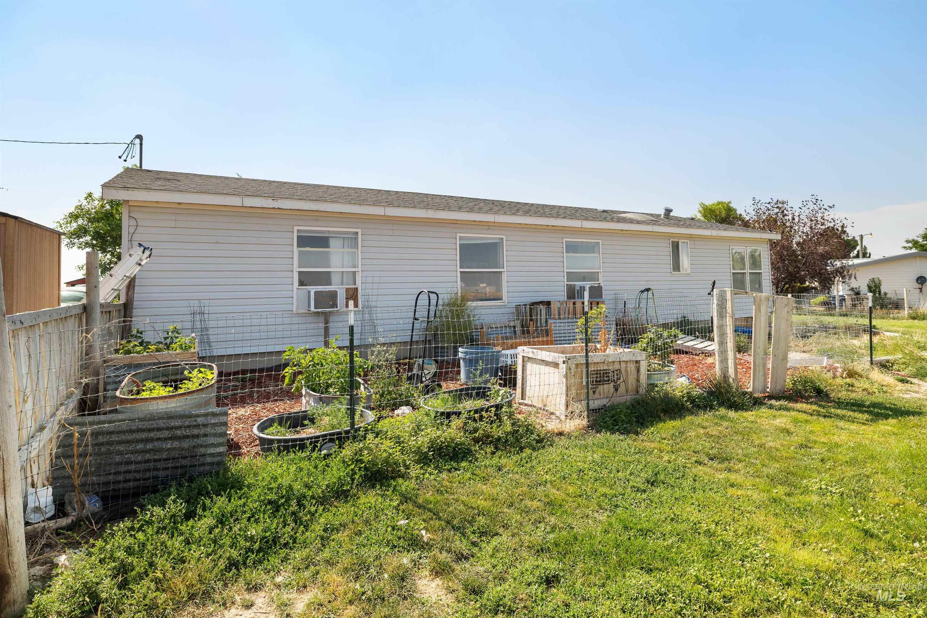 2424 Oakley Ave, Hollister, Idaho 83301, 3 Bedrooms, 2 Bathrooms, Residential For Sale, Price $359,999, 98995178