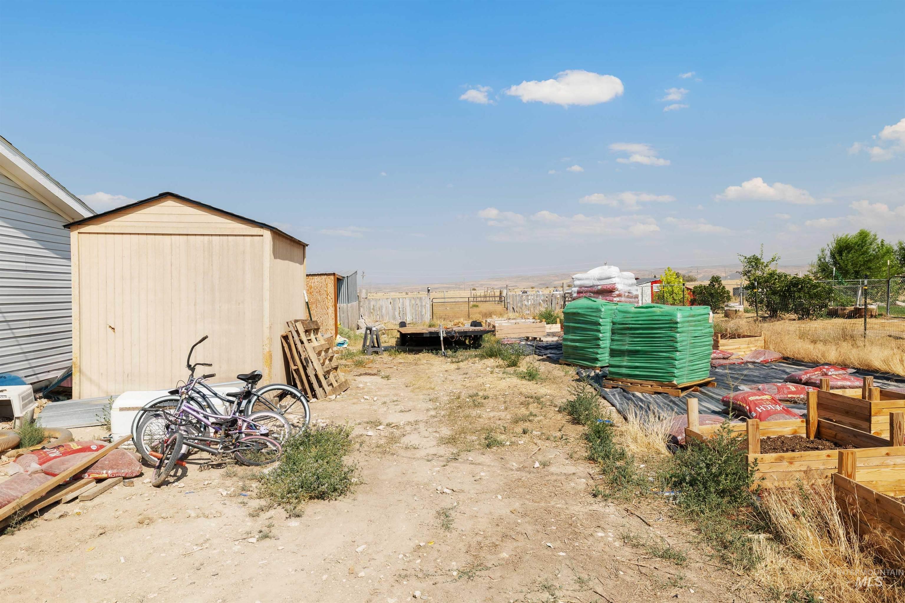 2424 Oakley Ave, Hollister, Idaho 83301, 3 Bedrooms, 2 Bathrooms, Residential For Sale, Price $359,999, 98995178