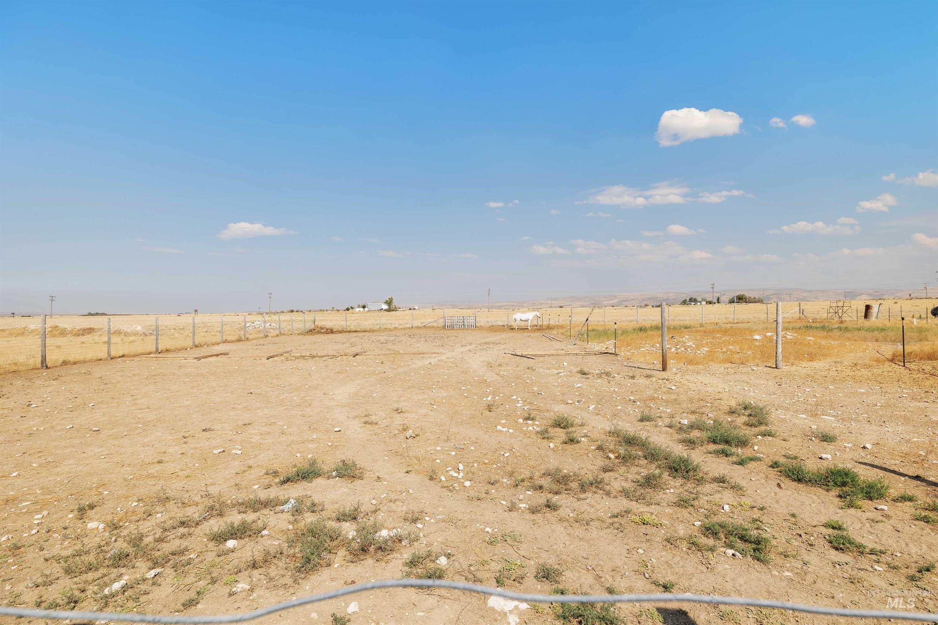 2424 Oakley Ave, Hollister, Idaho 83301, 3 Bedrooms, 2 Bathrooms, Residential For Sale, Price $359,999, 98995178