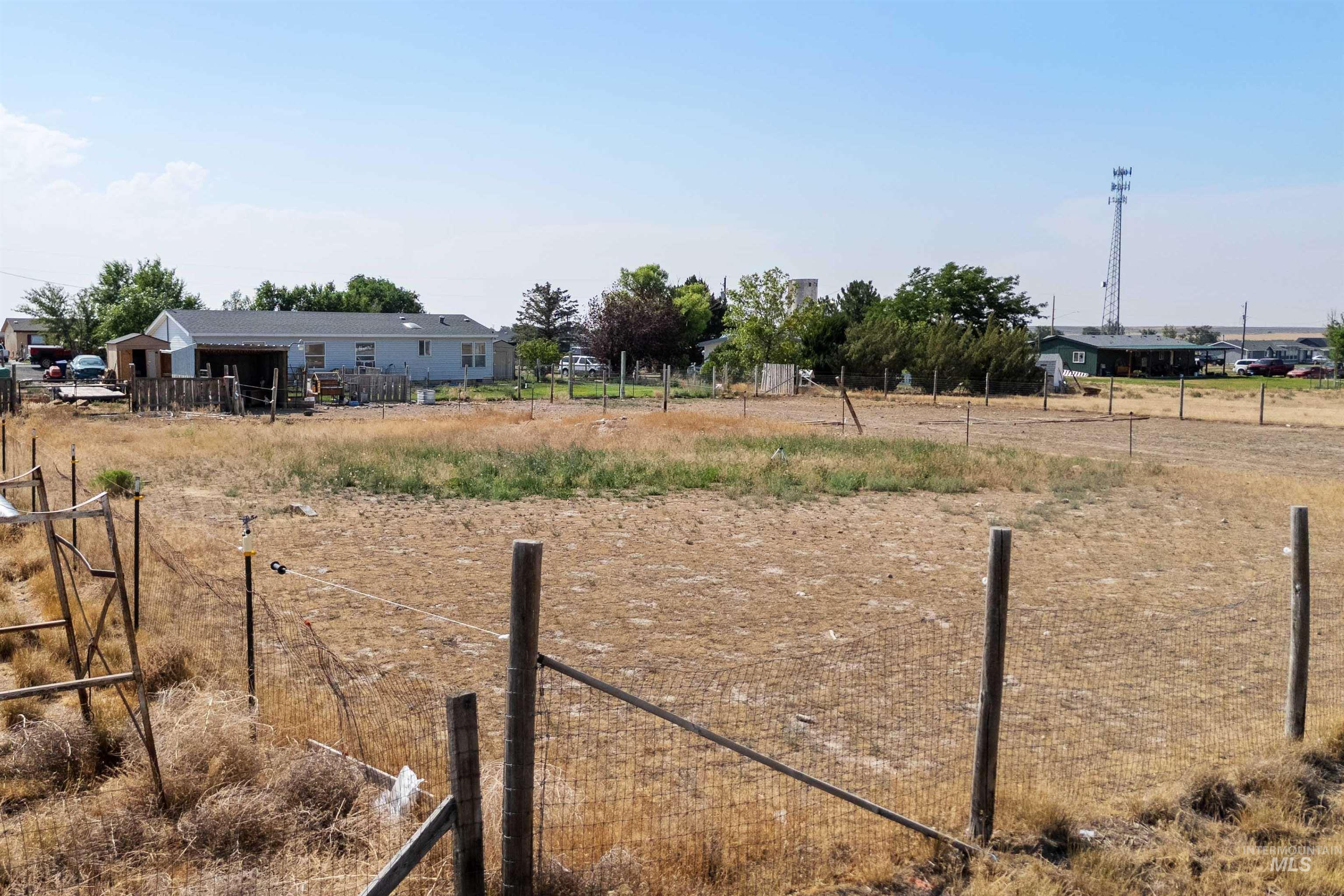 2424 Oakley Ave, Hollister, Idaho 83301, 3 Bedrooms, 2 Bathrooms, Residential For Sale, Price $359,999, 98995178