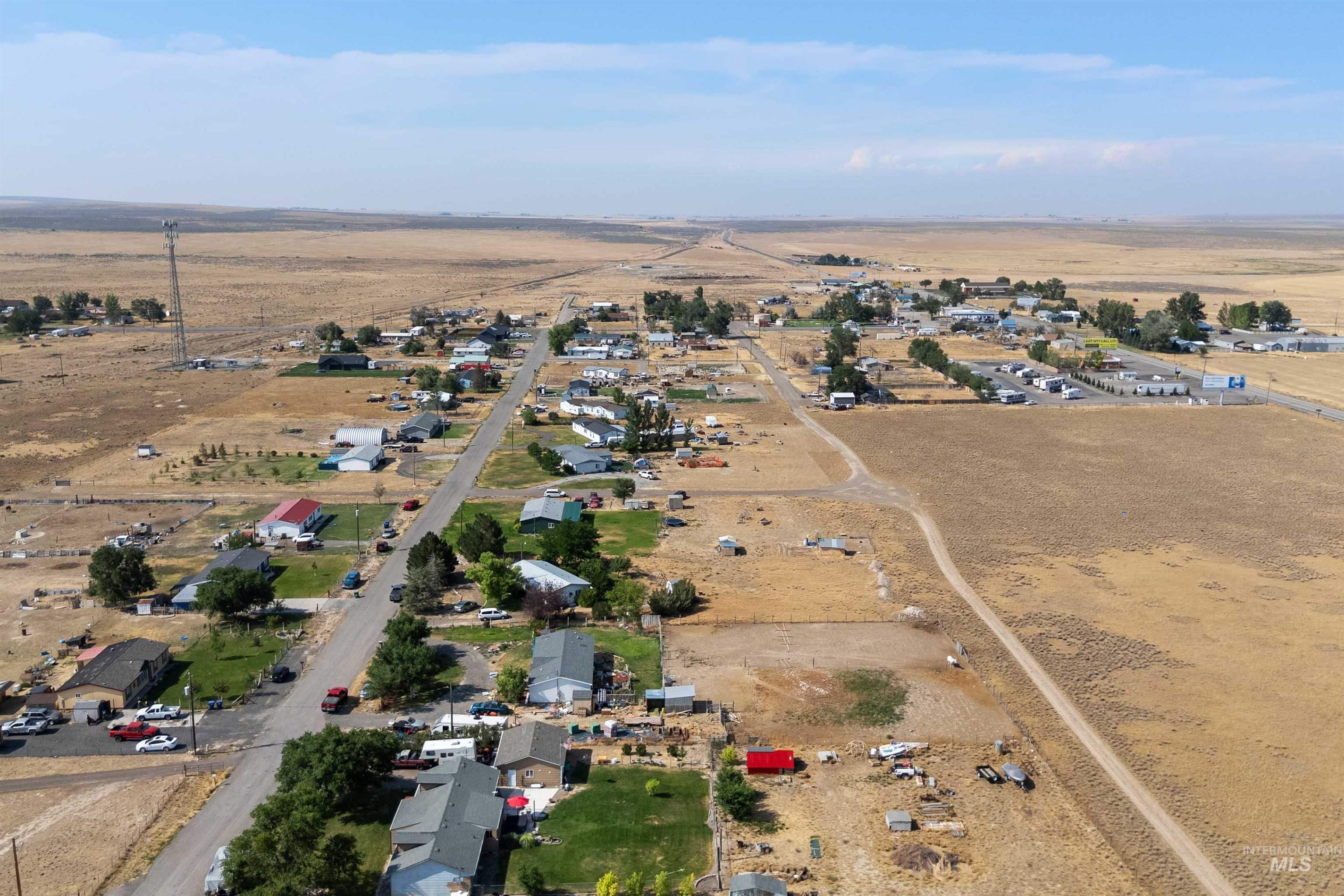 2424 Oakley Ave, Hollister, Idaho 83301, 3 Bedrooms, 2 Bathrooms, Residential For Sale, Price $359,999, 98995178