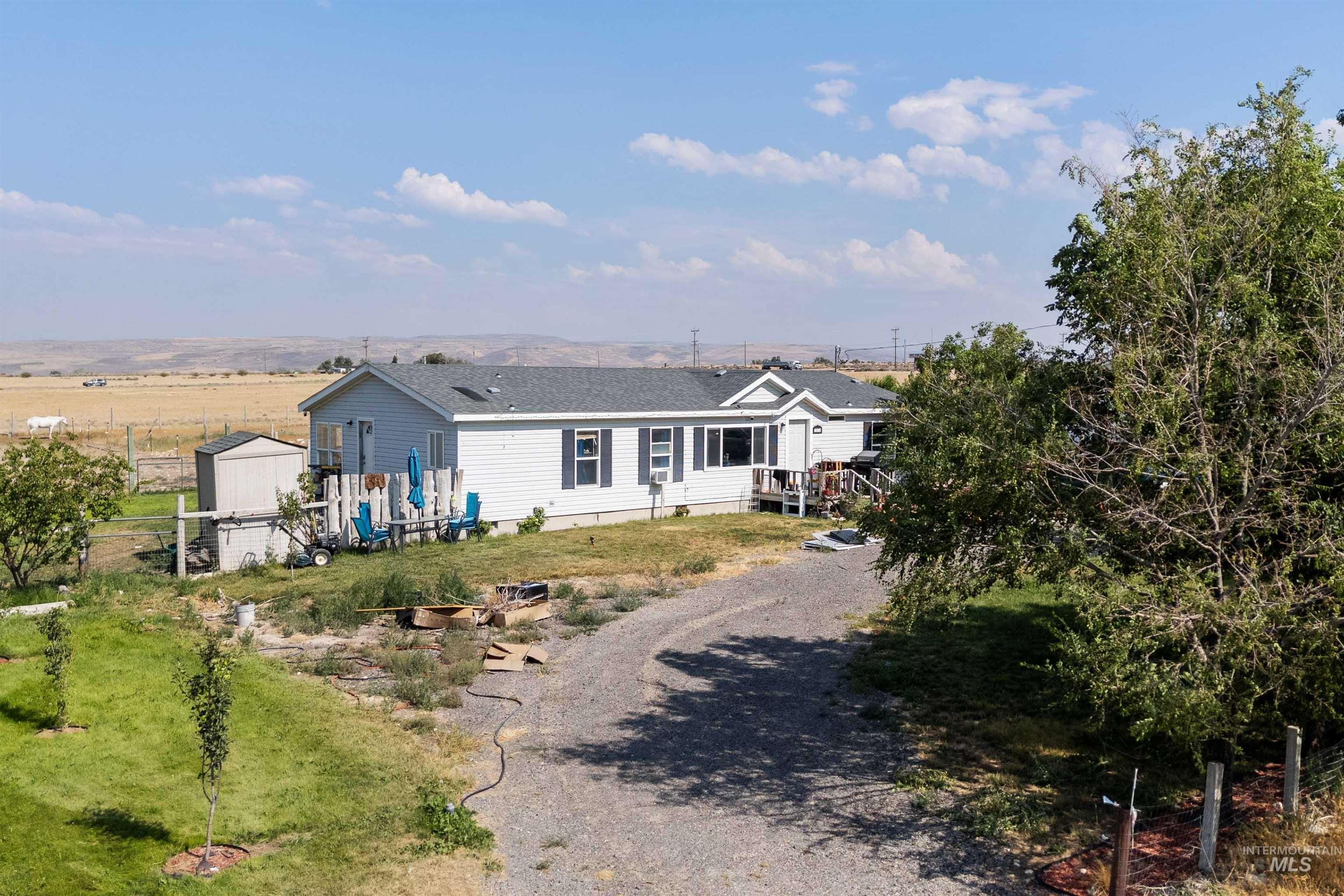 2424 Oakley Ave, Hollister, Idaho 83301, 3 Bedrooms, 2 Bathrooms, Residential For Sale, Price $359,999, 98995178