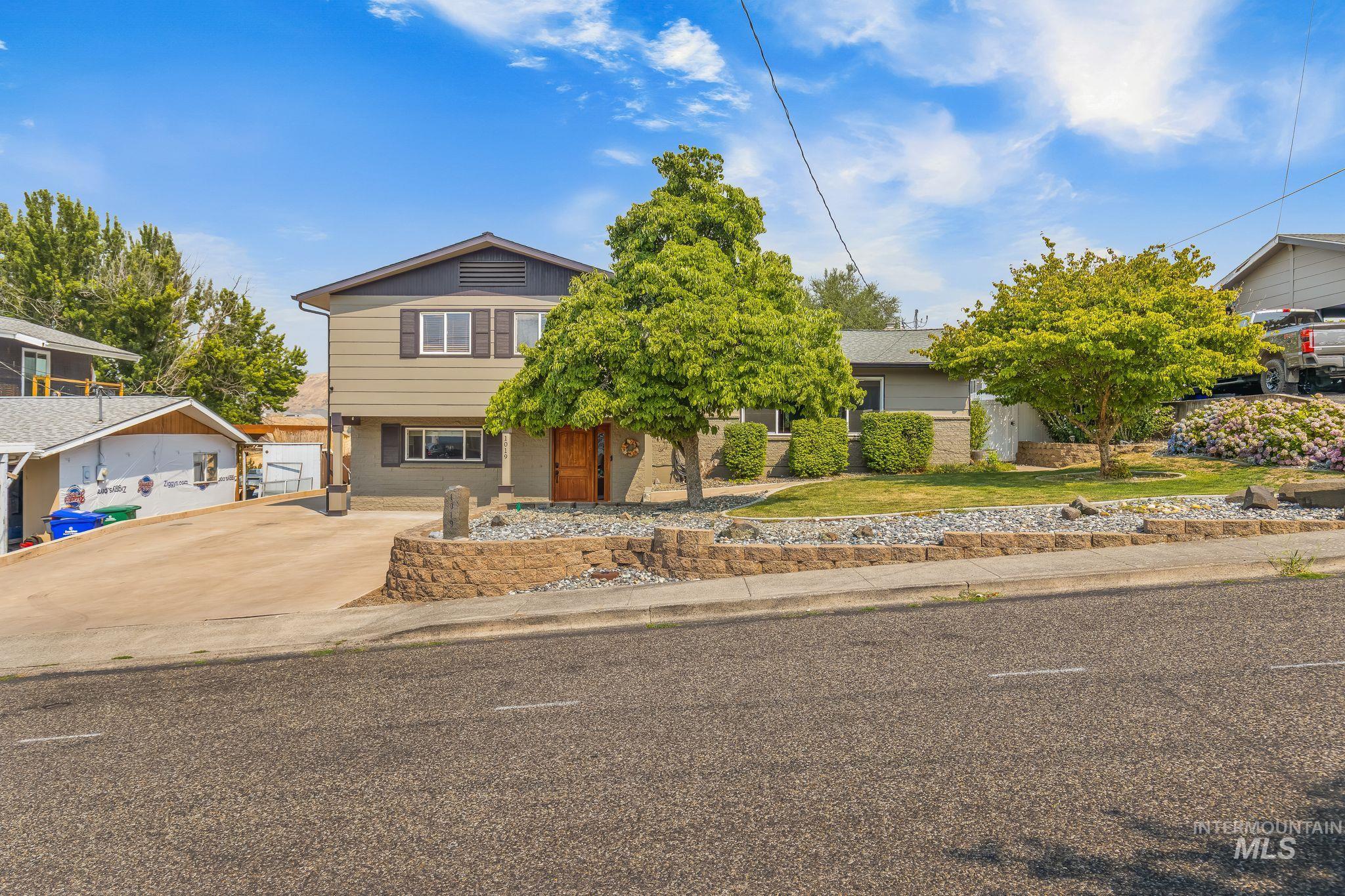 1019 29th St, Lewiston, Idaho 83501, 4 Bedrooms, 2 Bathrooms, Residential For Sale, Price $715,000,MLS 98995180