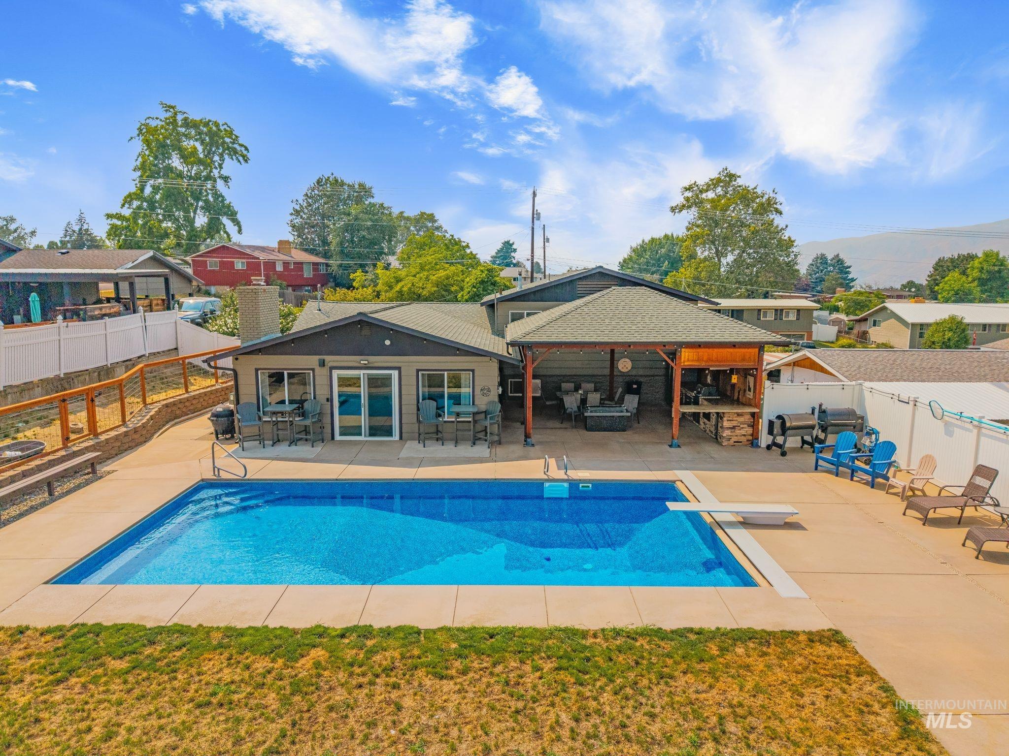 1019 29th St, Lewiston, Idaho 83501, 4 Bedrooms, 2 Bathrooms, Residential For Sale, Price $699,000,MLS 98995180