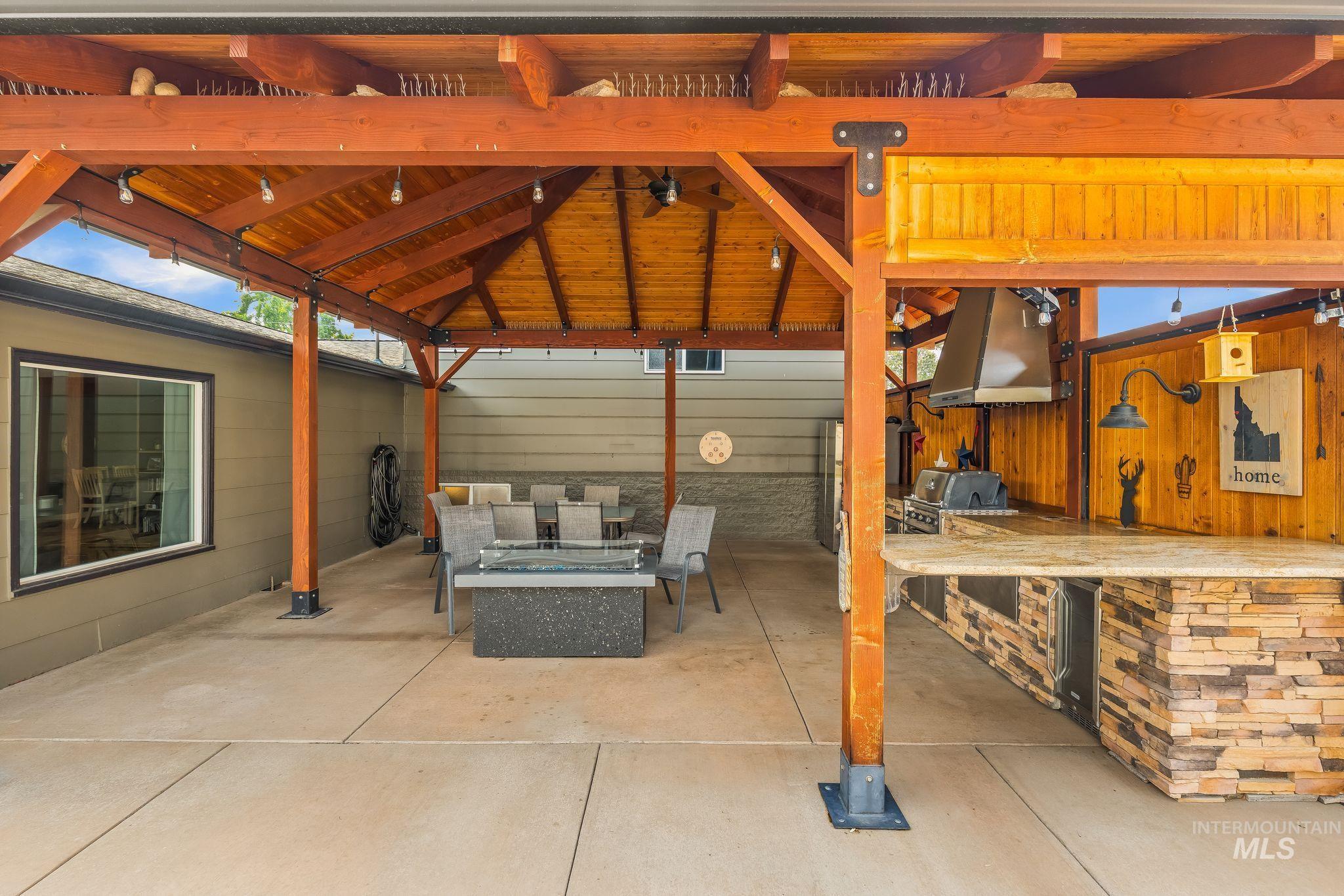1019 29th St, Lewiston, Idaho 83501, 4 Bedrooms, 2 Bathrooms, Residential For Sale, Price $715,000, 98995180