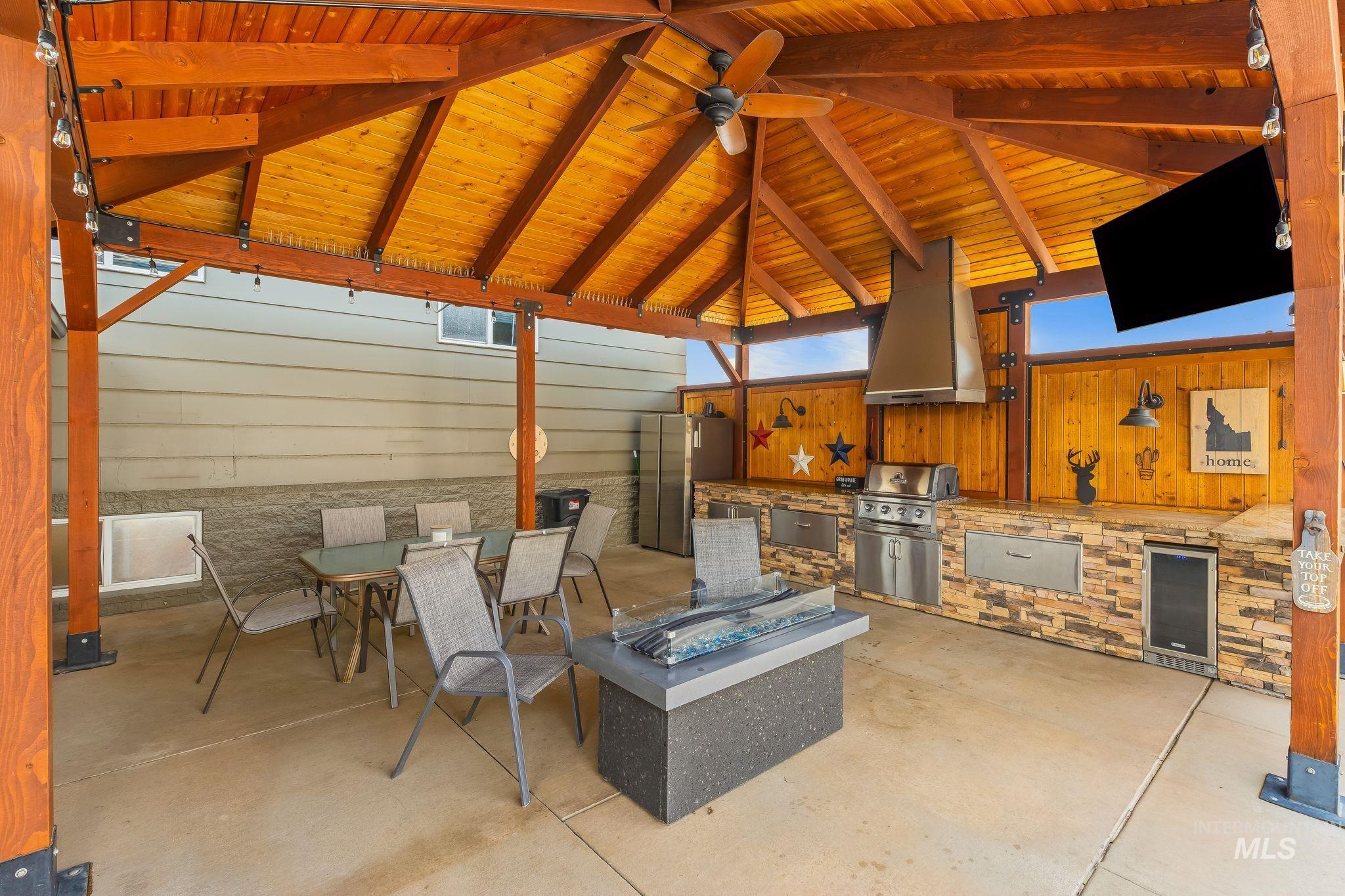1019 29th St, Lewiston, Idaho 83501, 4 Bedrooms, 2 Bathrooms, Residential For Sale, Price $715,000, 98995180