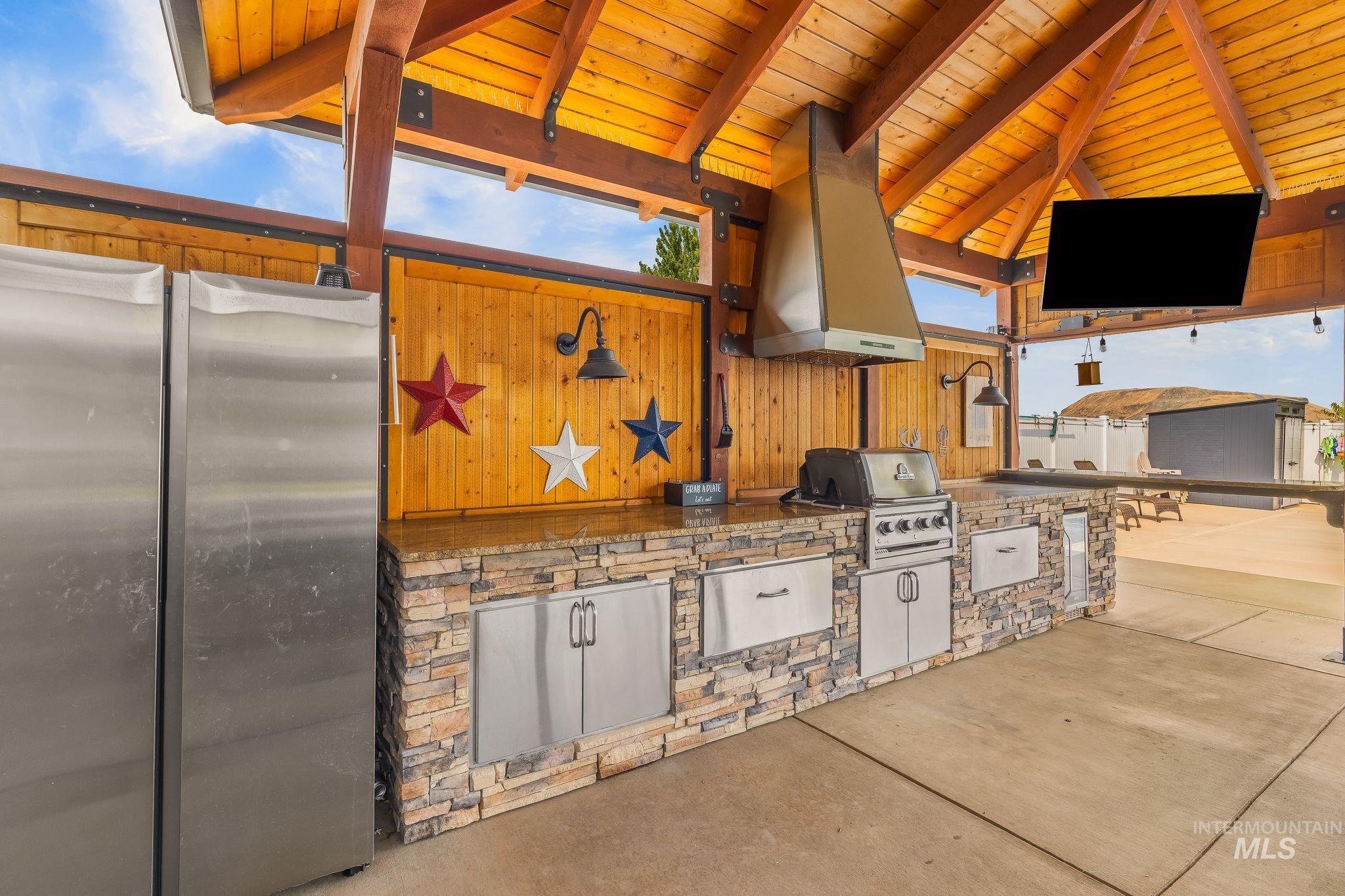 1019 29th St, Lewiston, Idaho 83501, 4 Bedrooms, 2 Bathrooms, Residential For Sale, Price $715,000, 98995180