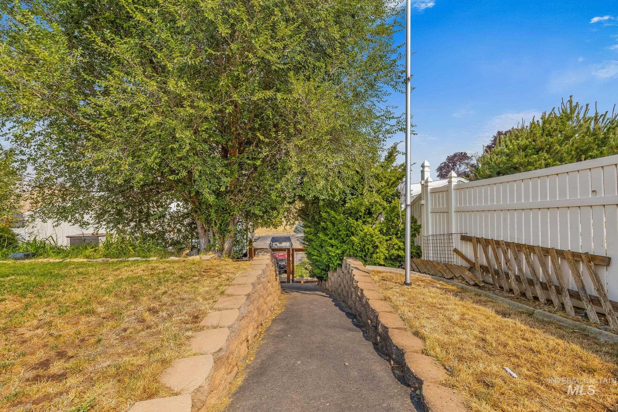 1019 29th St, Lewiston, Idaho 83501, 4 Bedrooms, 2 Bathrooms, Residential For Sale, Price $715,000, 98995180