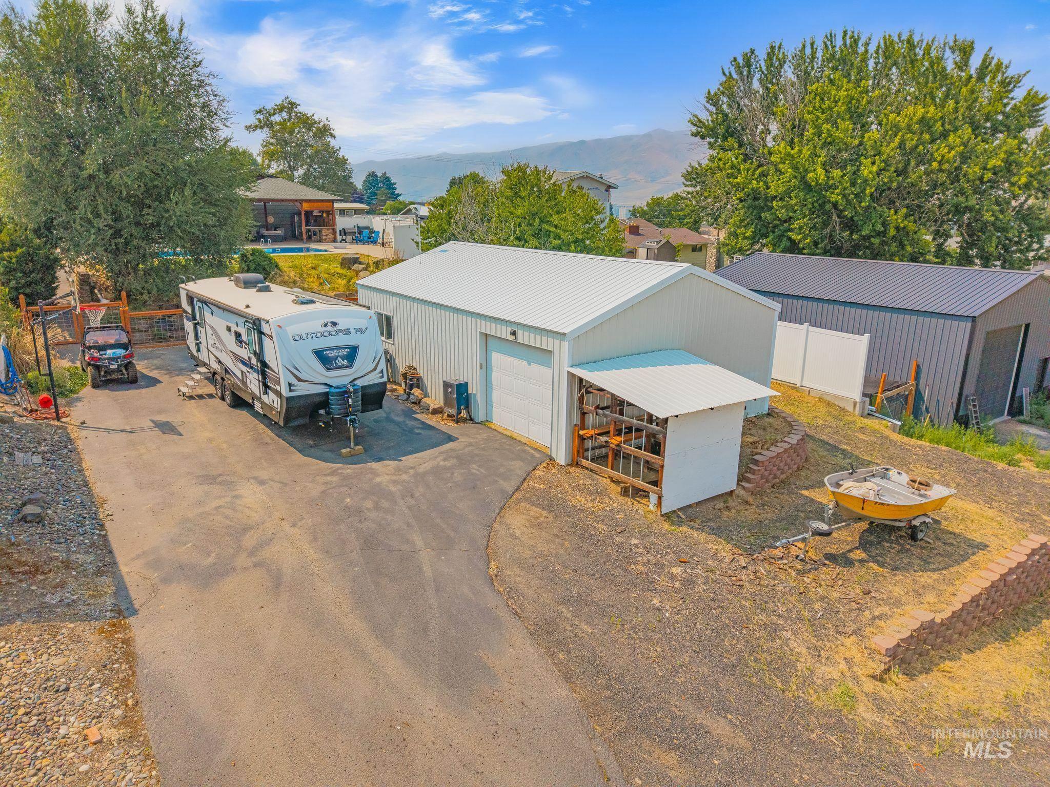 1019 29th St, Lewiston, Idaho 83501, 4 Bedrooms, 2 Bathrooms, Residential For Sale, Price $715,000, 98995180