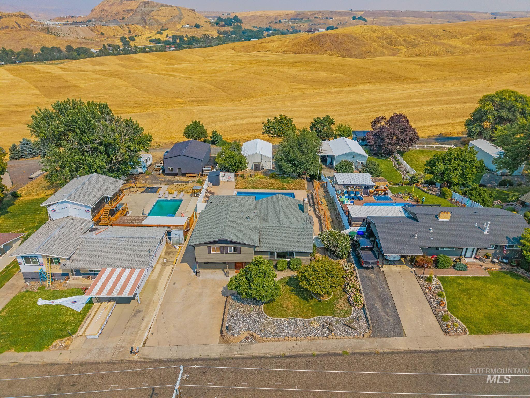 1019 29th St, Lewiston, Idaho 83501, 4 Bedrooms, 2 Bathrooms, Residential For Sale, Price $715,000, 98995180