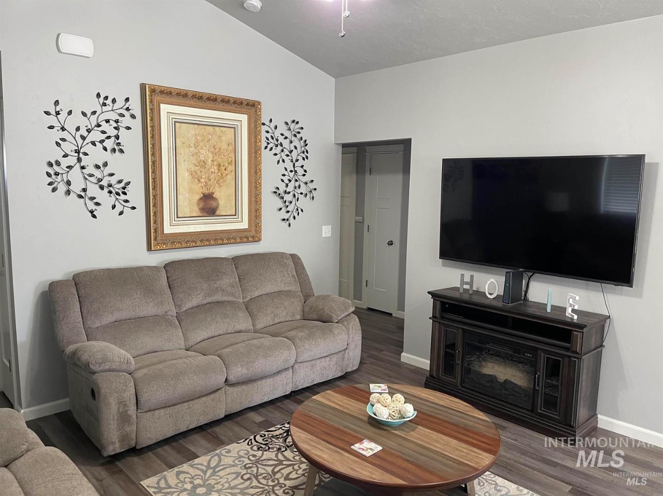 256 Marjorie Street, Twin Falls, Idaho 83301, 3 Bedrooms, 2 Bathrooms, Residential For Sale, Price $345,000, 98995182