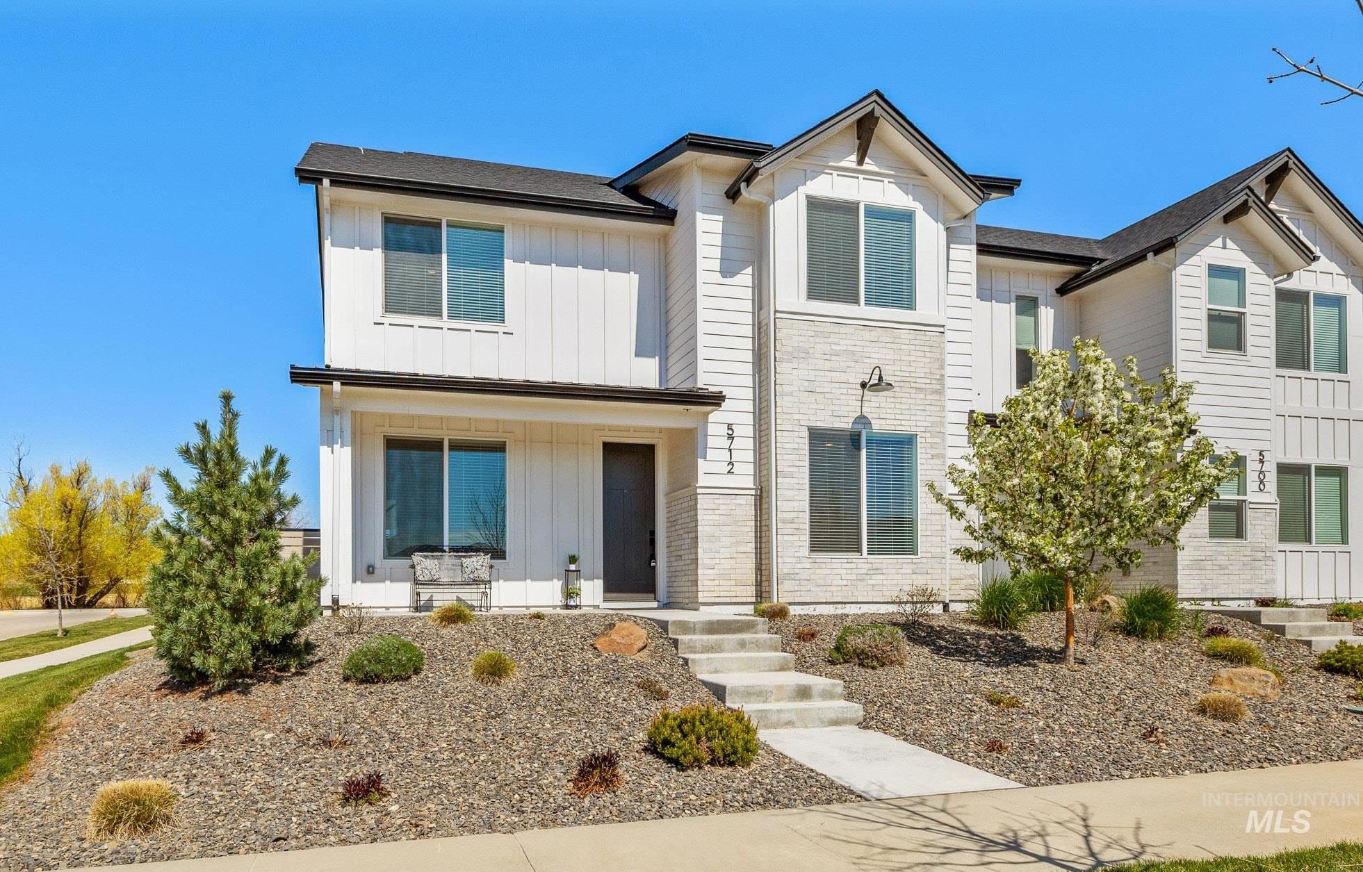 5712 W Elk Trail St, Eagle, Idaho 83714, 3 Bedrooms, 2.5 Bathrooms, Residential For Sale, Price $575,000,MLS 98995183