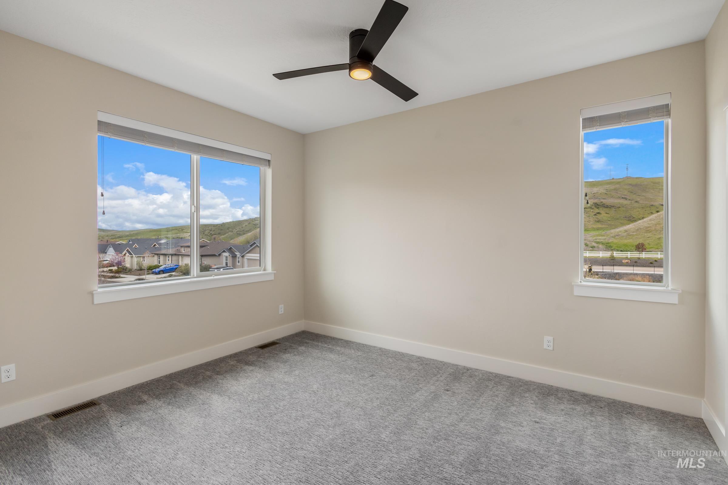 5712 W Elk Trail St, Eagle, Idaho 83714, 3 Bedrooms, 2.5 Bathrooms, Residential For Sale, Price $575,000,MLS 98995183