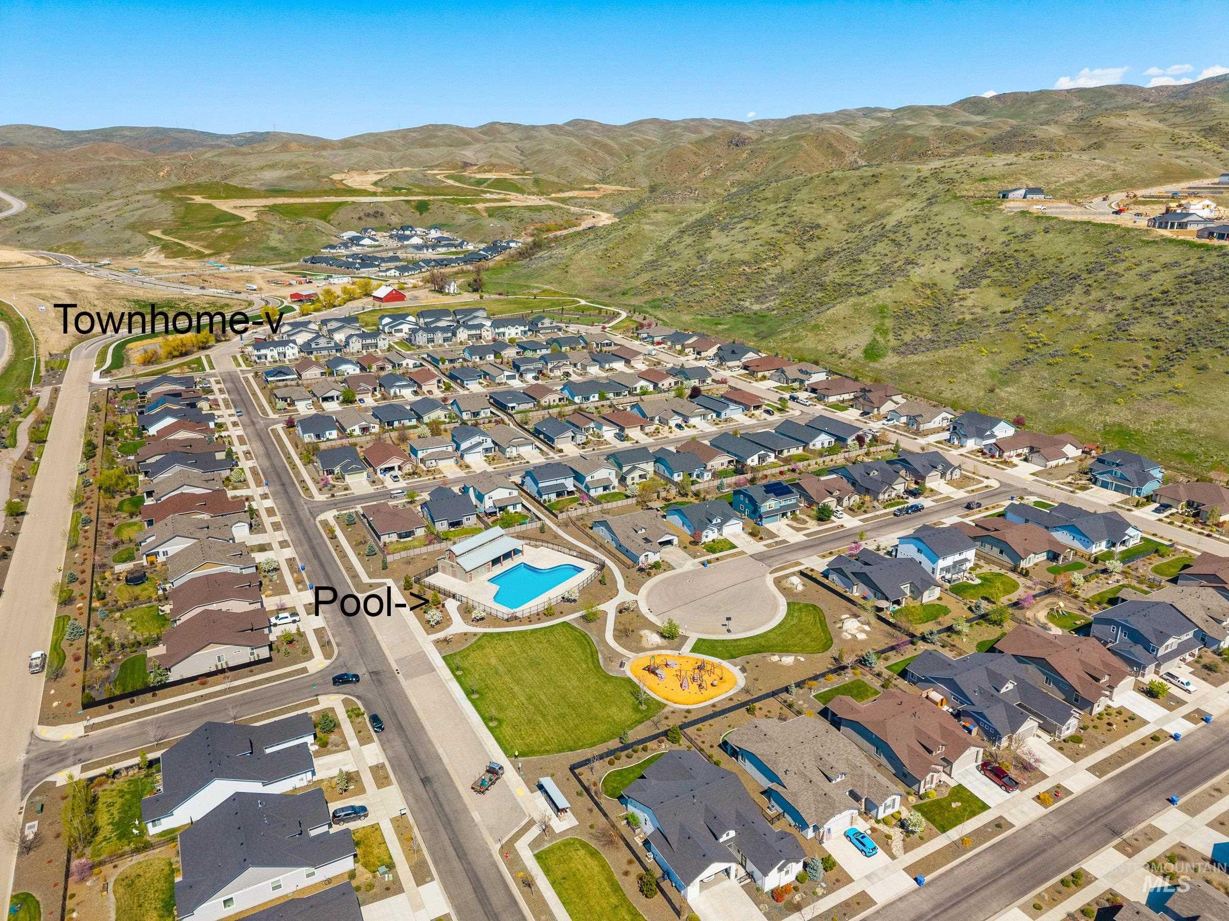 5712 W Elk Trail St, Eagle, Idaho 83714, 3 Bedrooms, 2.5 Bathrooms, Residential For Sale, Price $575,000,MLS 98995183