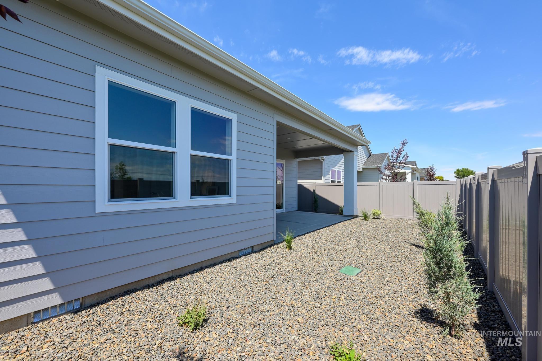 2586 N Leatherwood Ave, Star, Idaho 83669, 2 Bedrooms, 2 Bathrooms, Residential For Sale, Price $565,000,MLS 98995187