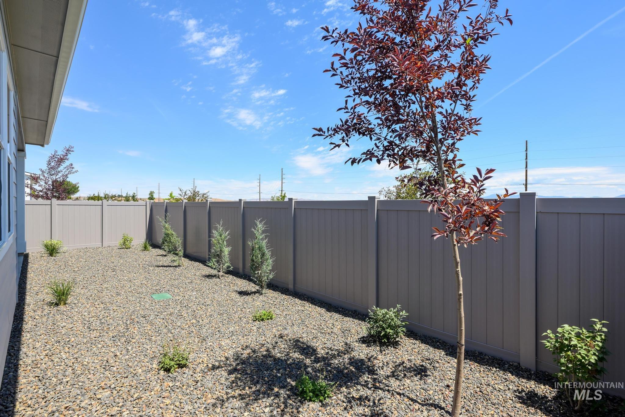 2586 N Leatherwood Ave, Star, Idaho 83669, 2 Bedrooms, 2 Bathrooms, Residential For Sale, Price $565,000,MLS 98995187