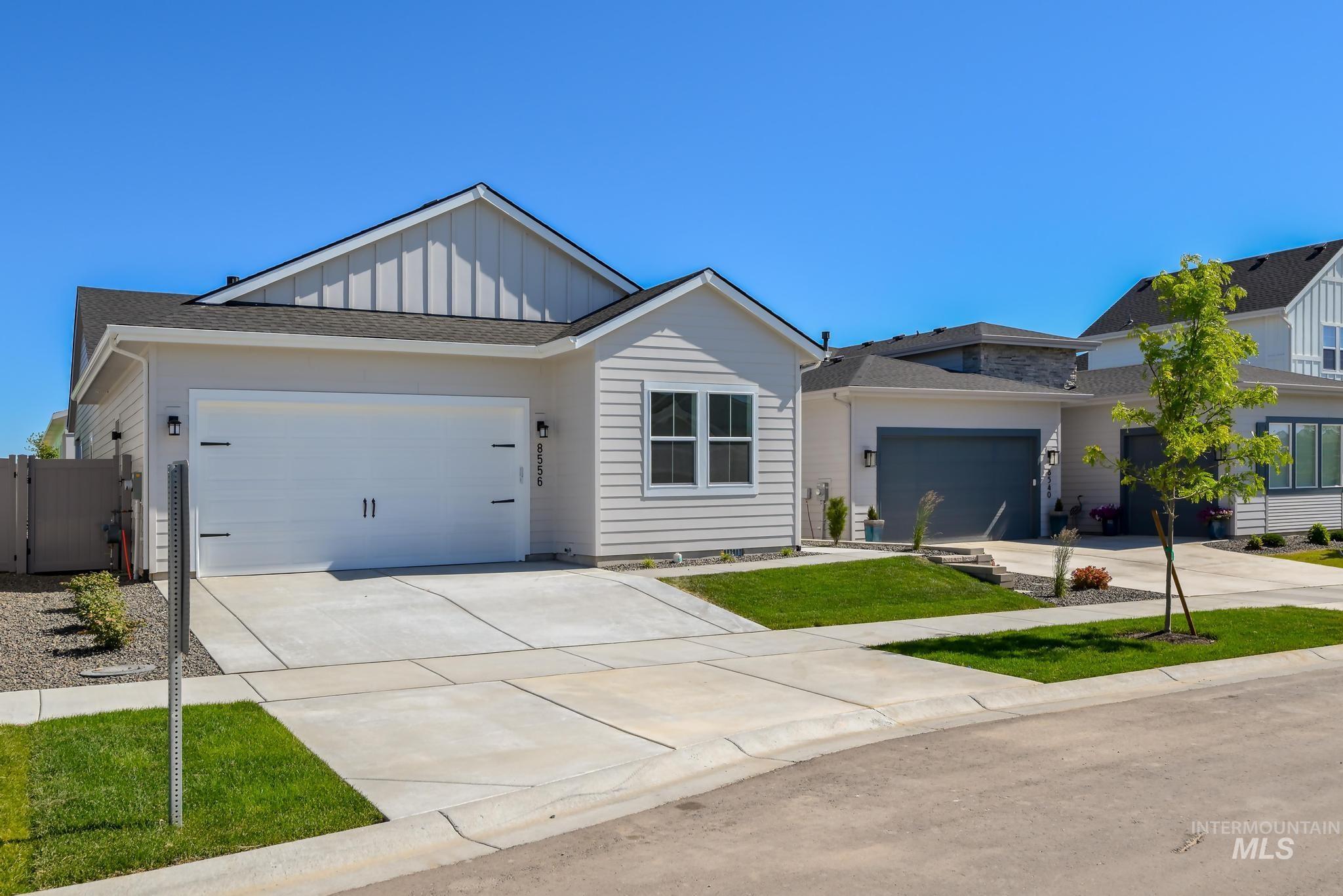 8556 W Sugar Hill St, Star, Idaho 83669, 2 Bedrooms, 2 Bathrooms, Residential For Sale, Price $579,000,MLS 98995189