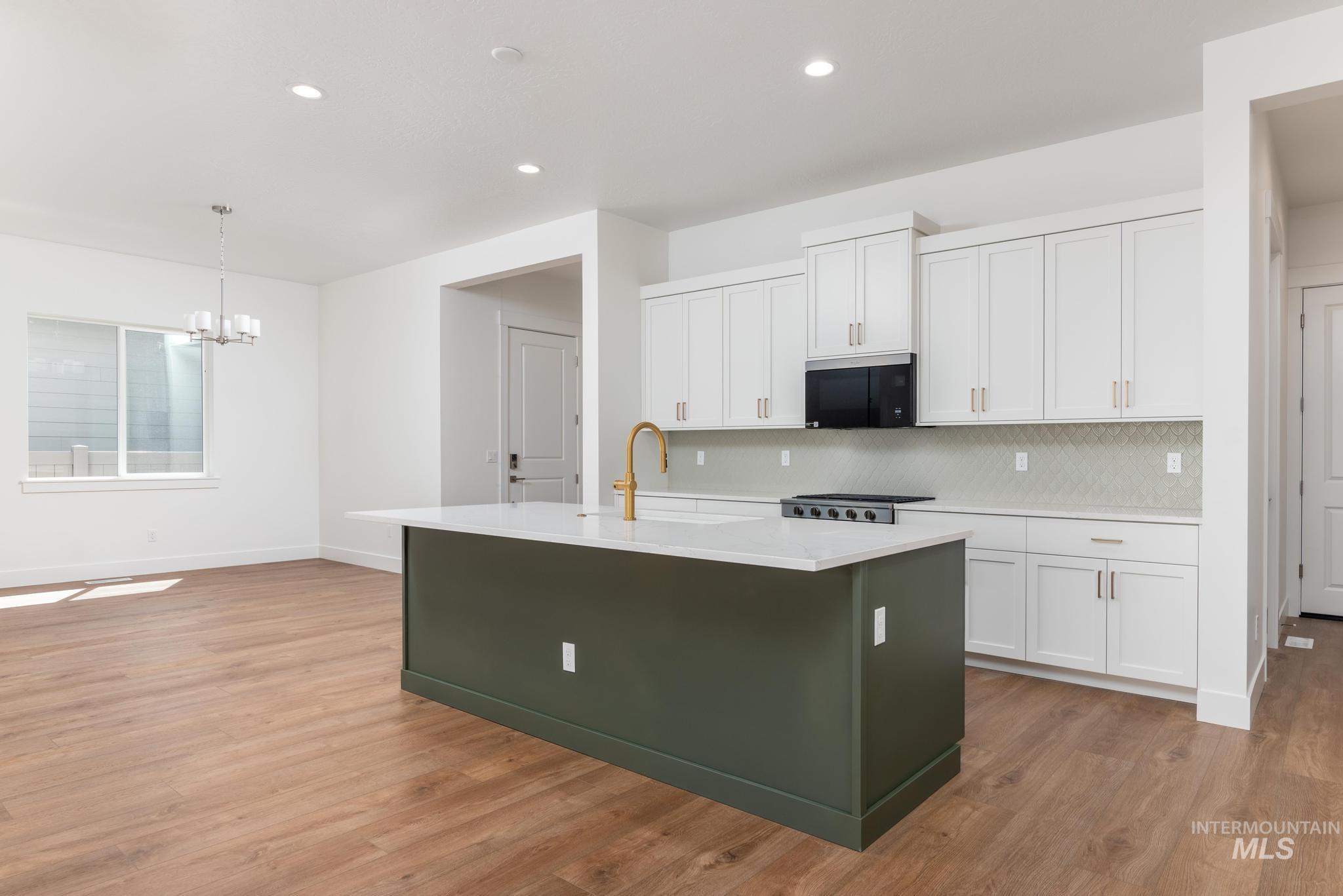8556 W Sugar Hill St, Star, Idaho 83669, 2 Bedrooms, 2 Bathrooms, Residential For Sale, Price $579,000,MLS 98995189