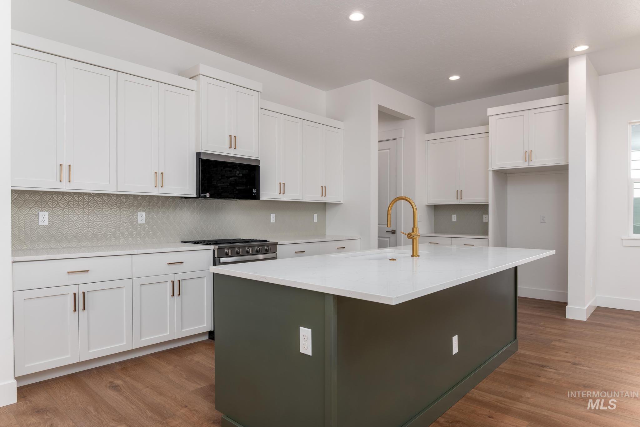 8556 W Sugar Hill St, Star, Idaho 83669, 2 Bedrooms, 2 Bathrooms, Residential For Sale, Price $579,000,MLS 98995189