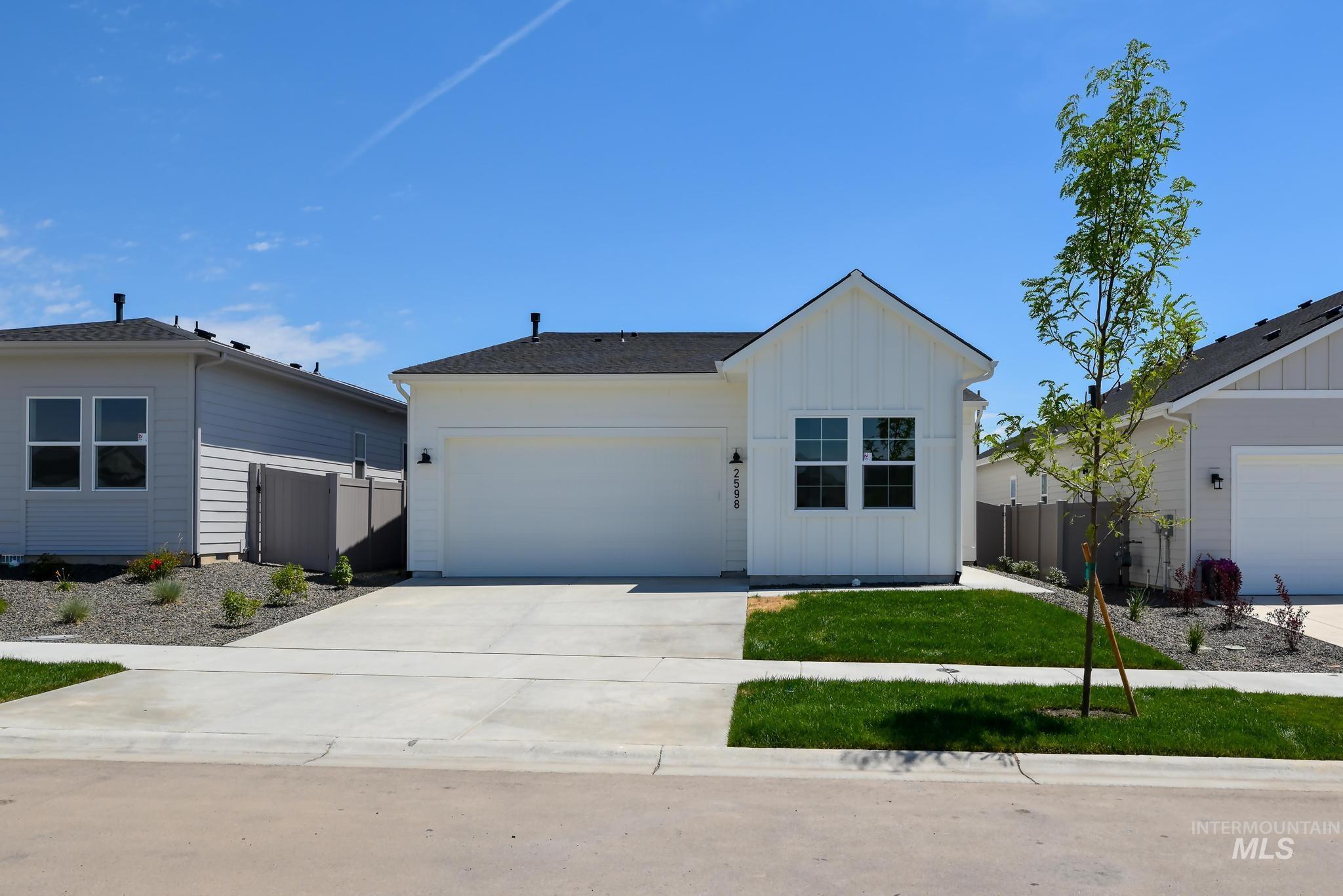 2598 N Leatherwood Ave, Star, Idaho 83669, 2 Bedrooms, 2 Bathrooms, Residential For Sale, Price $589,000,MLS 98995198