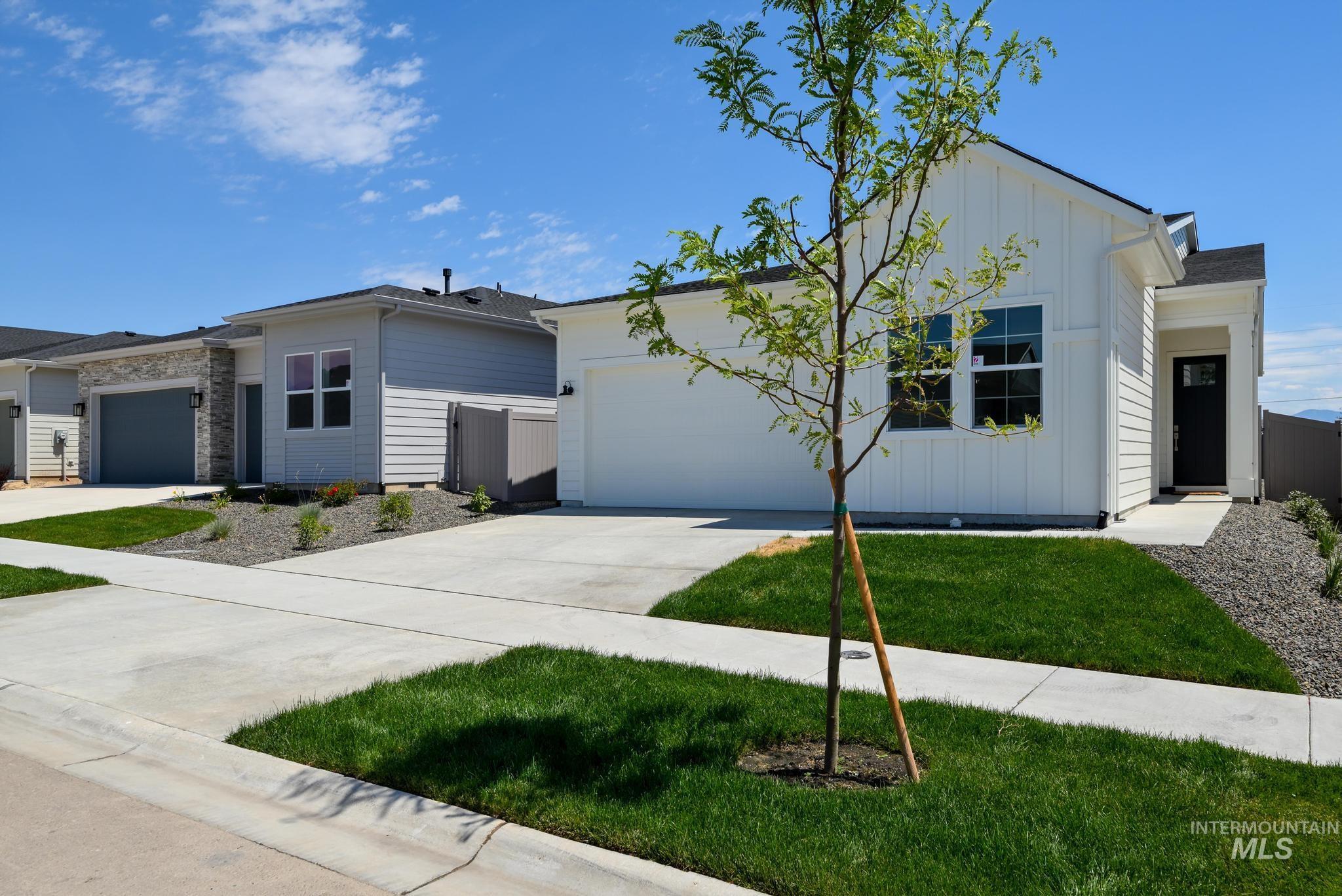 2598 N Leatherwood Ave, Star, Idaho 83669, 2 Bedrooms, 2 Bathrooms, Residential For Sale, Price $589,000,MLS 98995198