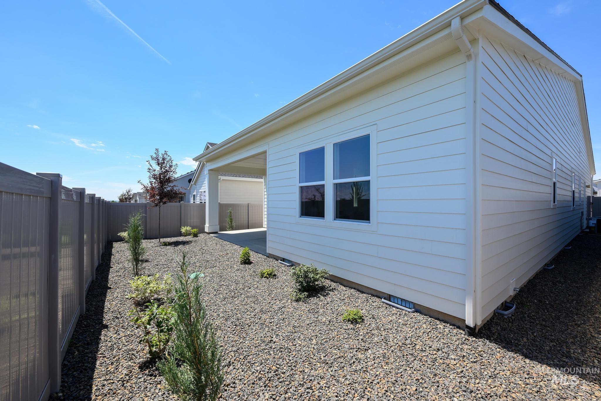 2598 N Leatherwood Ave, Star, Idaho 83669, 2 Bedrooms, 2 Bathrooms, Residential For Sale, Price $589,000,MLS 98995198