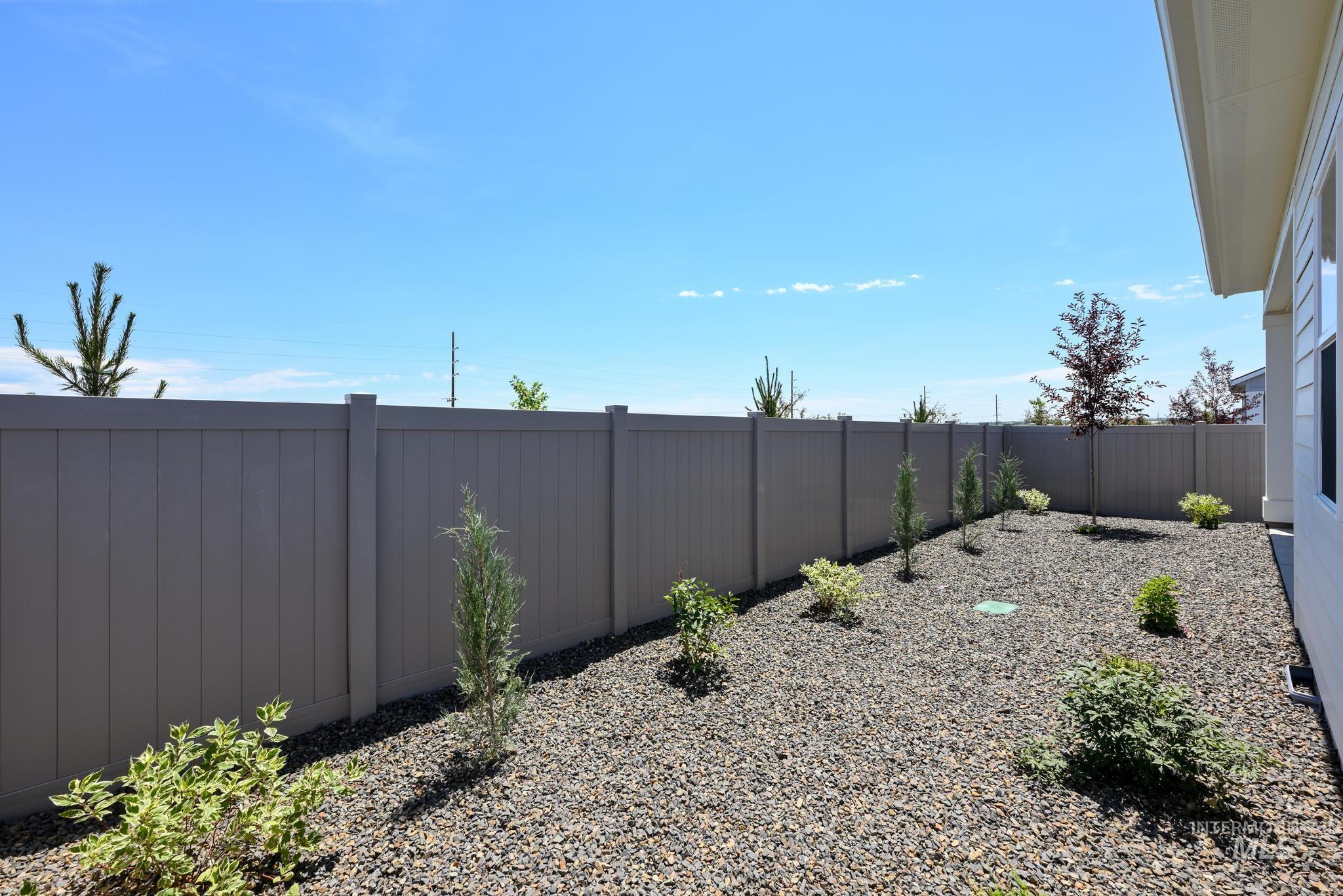 2598 N Leatherwood Ave, Star, Idaho 83669, 2 Bedrooms, 2 Bathrooms, Residential For Sale, Price $589,000,MLS 98995198