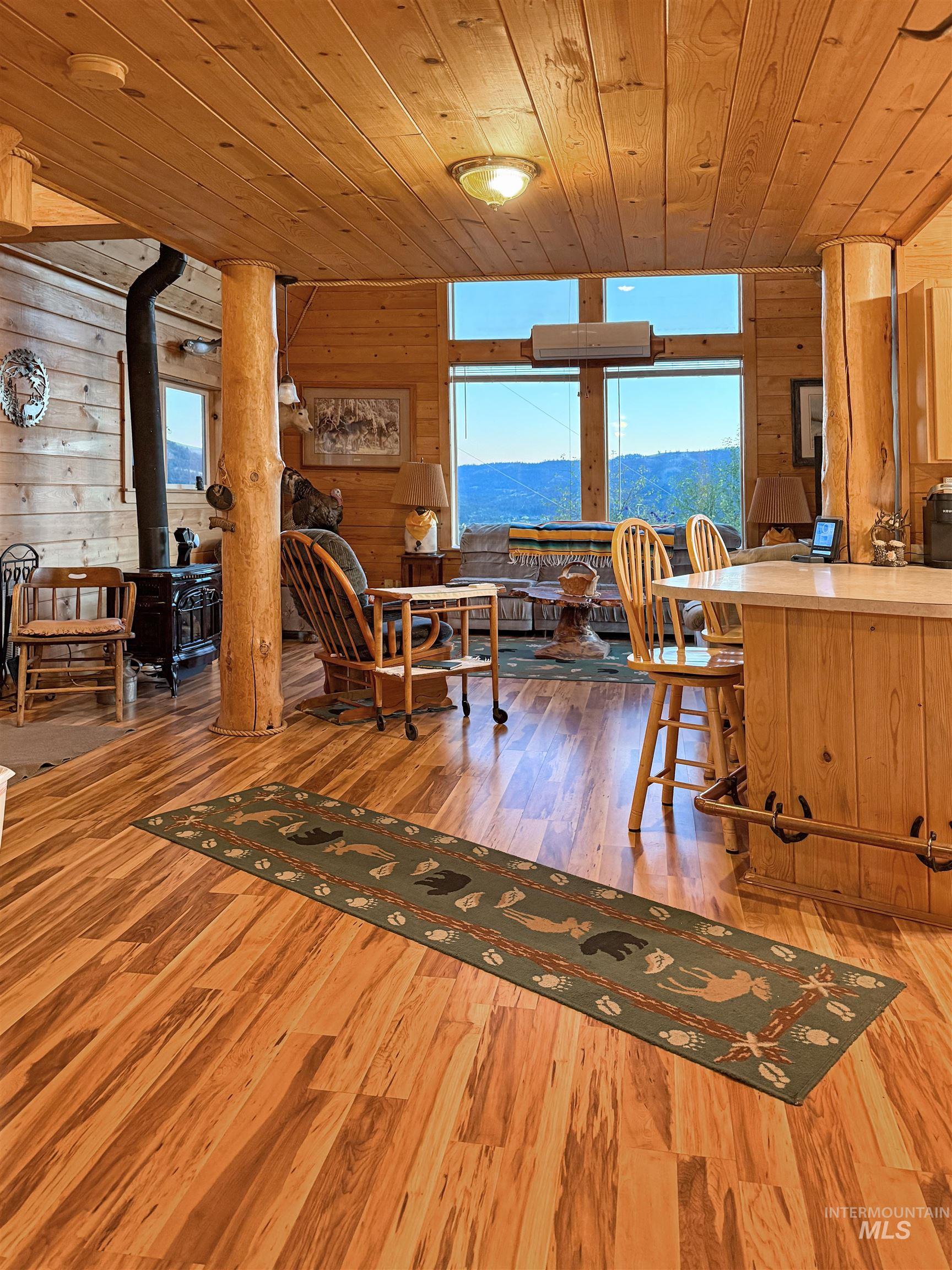 164 Beaver Nob, Kamiah, Idaho 83536, 2 Bedrooms, 2 Bathrooms, Residential For Sale, Price $580,000,MLS 98995205