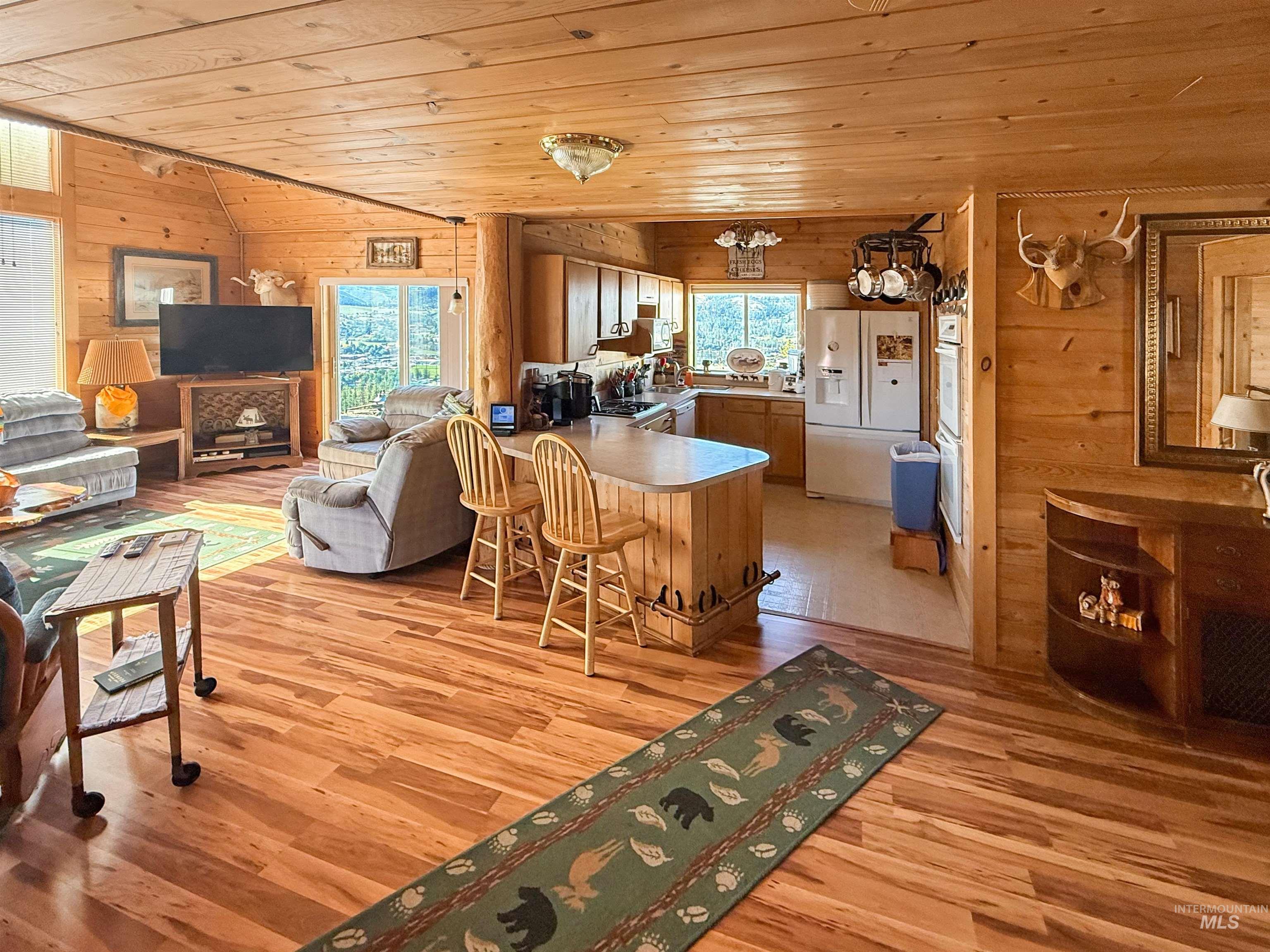 164 Beaver Nob, Kamiah, Idaho 83536, 2 Bedrooms, 2 Bathrooms, Residential For Sale, Price $580,000,MLS 98995205