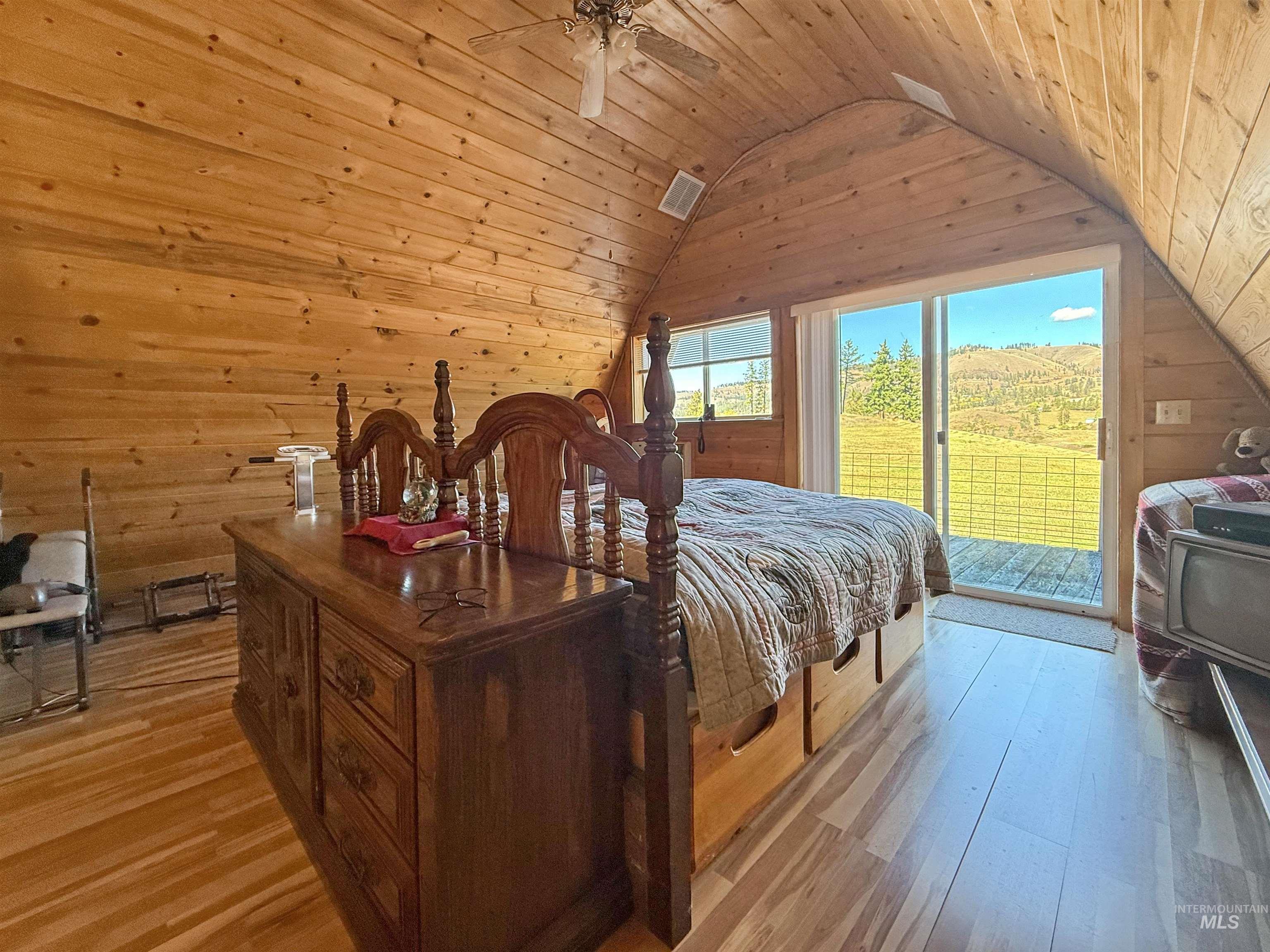 164 Beaver Nob, Kamiah, Idaho 83536, 2 Bedrooms, 2 Bathrooms, Residential For Sale, Price $580,000,MLS 98995205