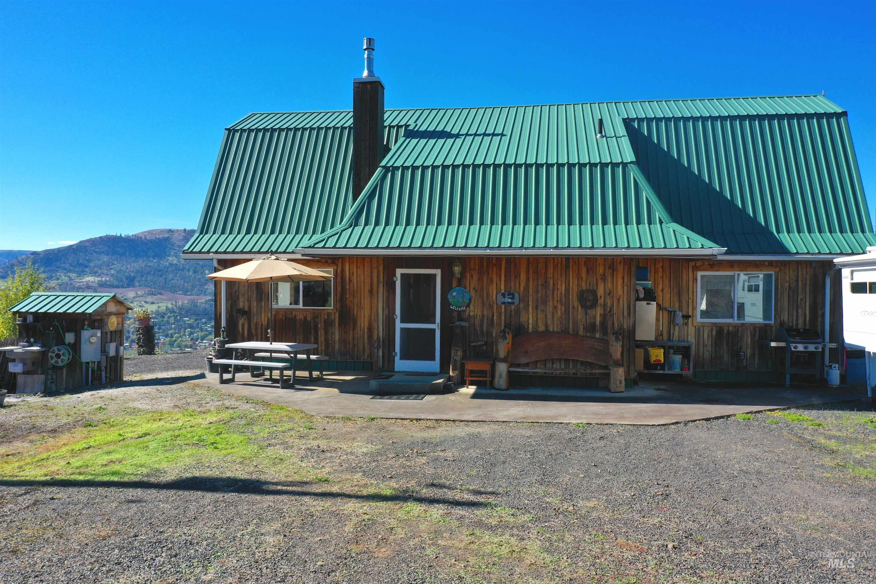 164 Beaver Nob, Kamiah, Idaho 83536, 2 Bedrooms, 2 Bathrooms, Residential For Sale, Price $580,000,MLS 98995205