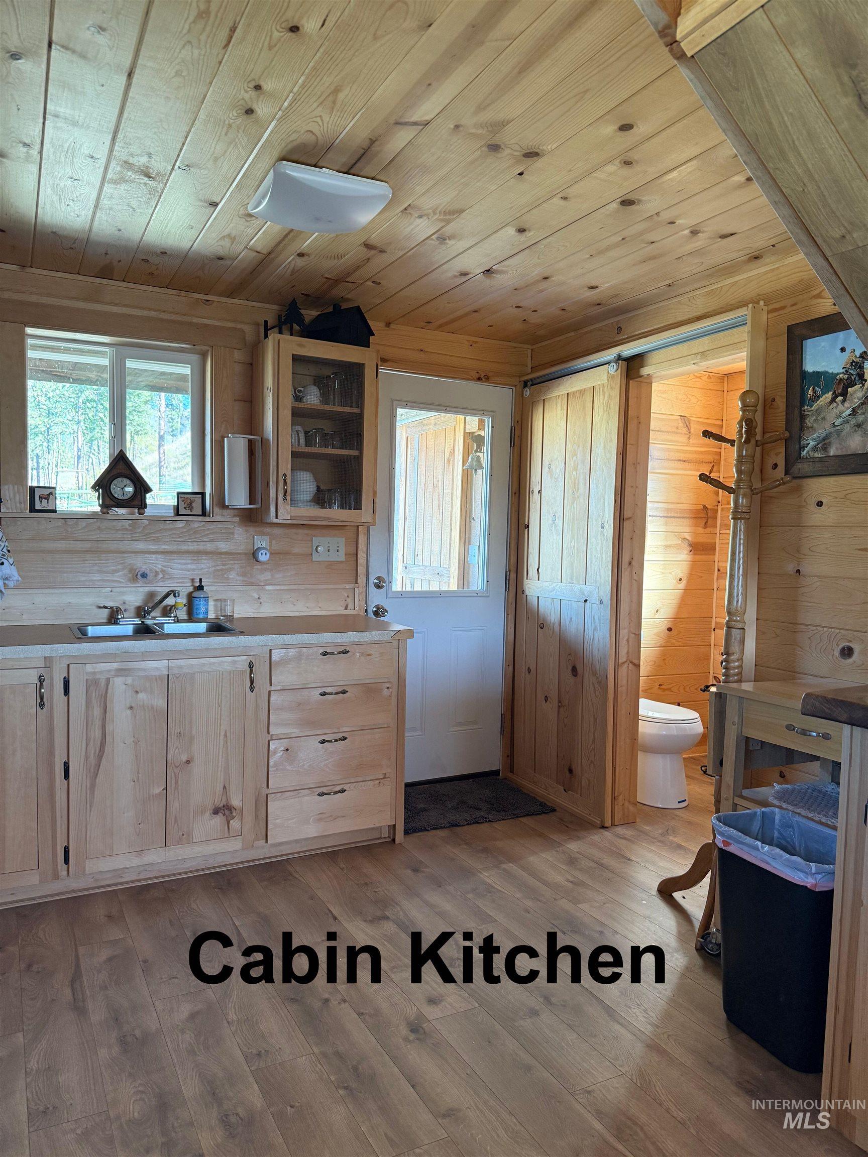 164 Beaver Nob, Kamiah, Idaho 83536, 2 Bedrooms, 2 Bathrooms, Residential For Sale, Price $580,000,MLS 98995205