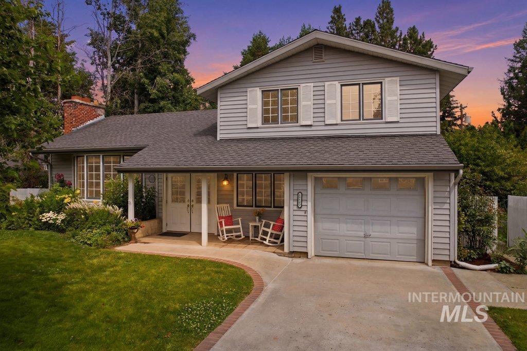1128 Lynandra Dr., Moscow, Idaho 83843, 5 Bedrooms, 3.5 Bathrooms, Residential For Sale, Price $500,000,MLS 98995207