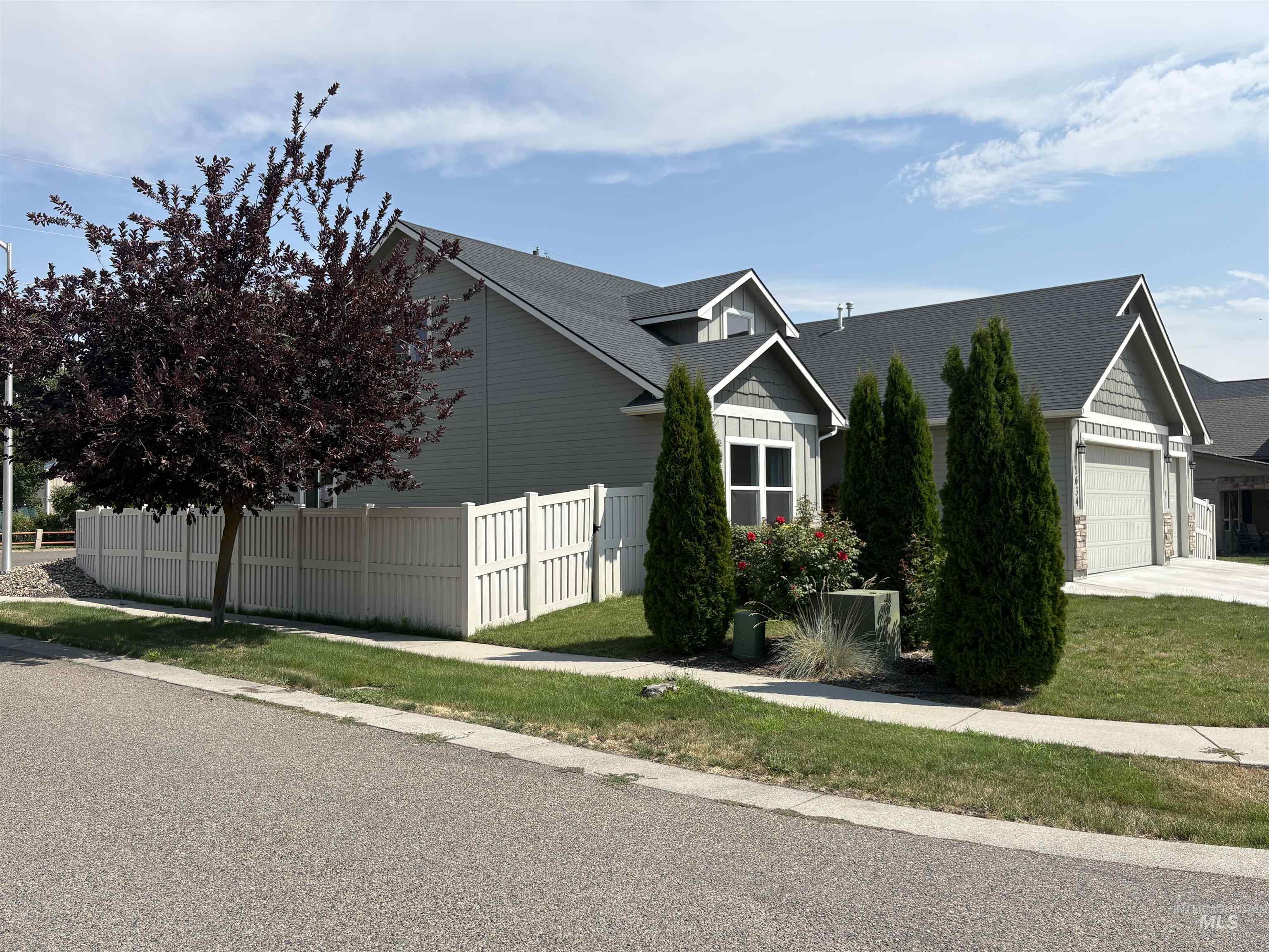 1634 Oak Ave, Fruitland, Idaho 83619, 4 Bedrooms, 2.5 Bathrooms, Residential For Sale, Price $450,000,MLS 98995211