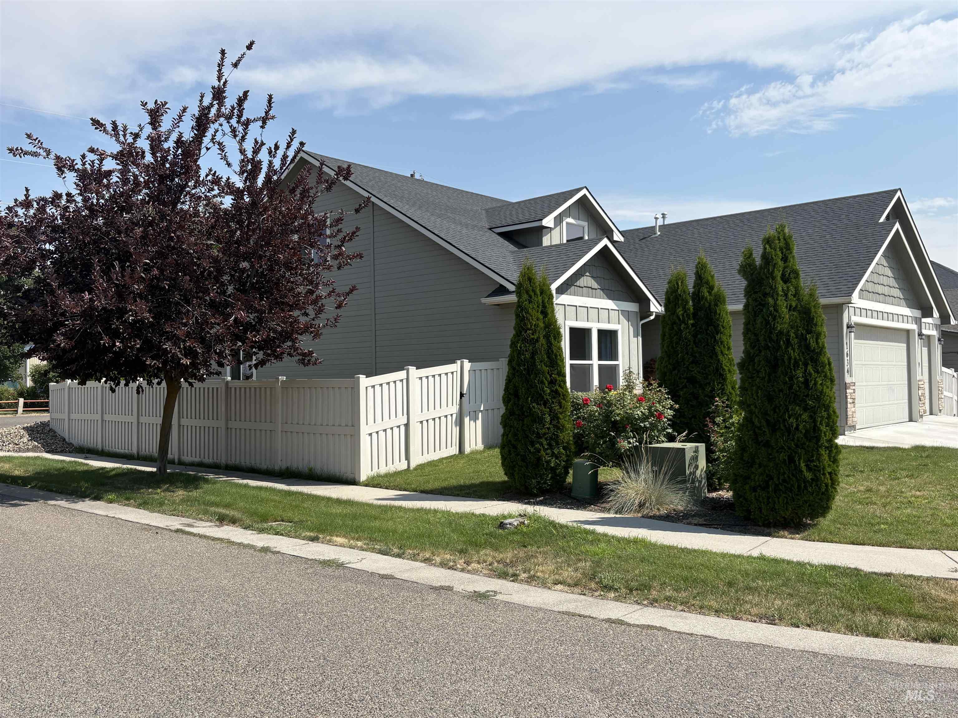 1634 Oak Ave, Fruitland, Idaho 83619, 4 Bedrooms, 2.5 Bathrooms, Residential For Sale, Price $450,000,MLS 98995211