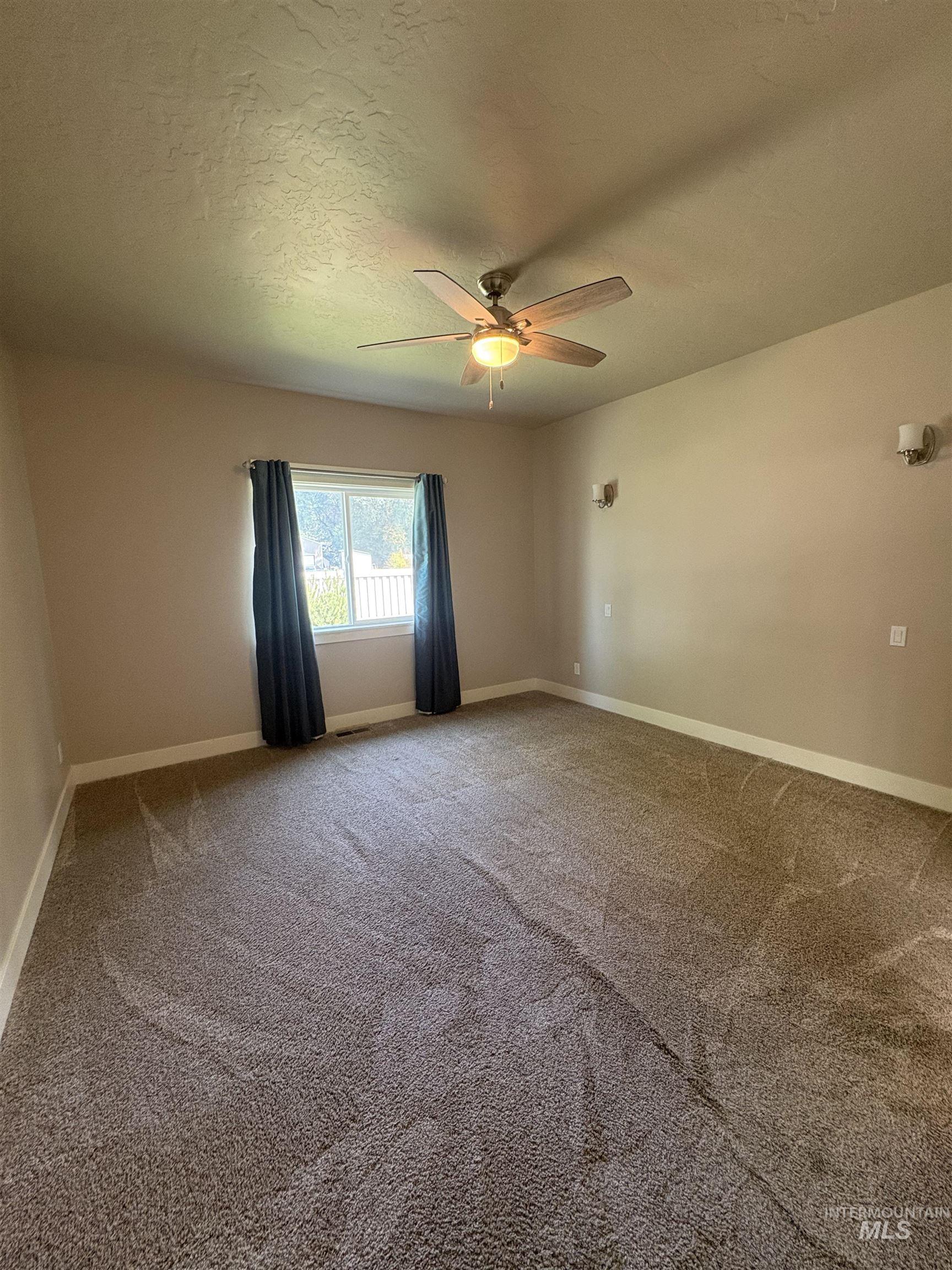 1634 Oak Ave, Fruitland, Idaho 83619, 4 Bedrooms, 2.5 Bathrooms, Residential For Sale, Price $450,000,MLS 98995211