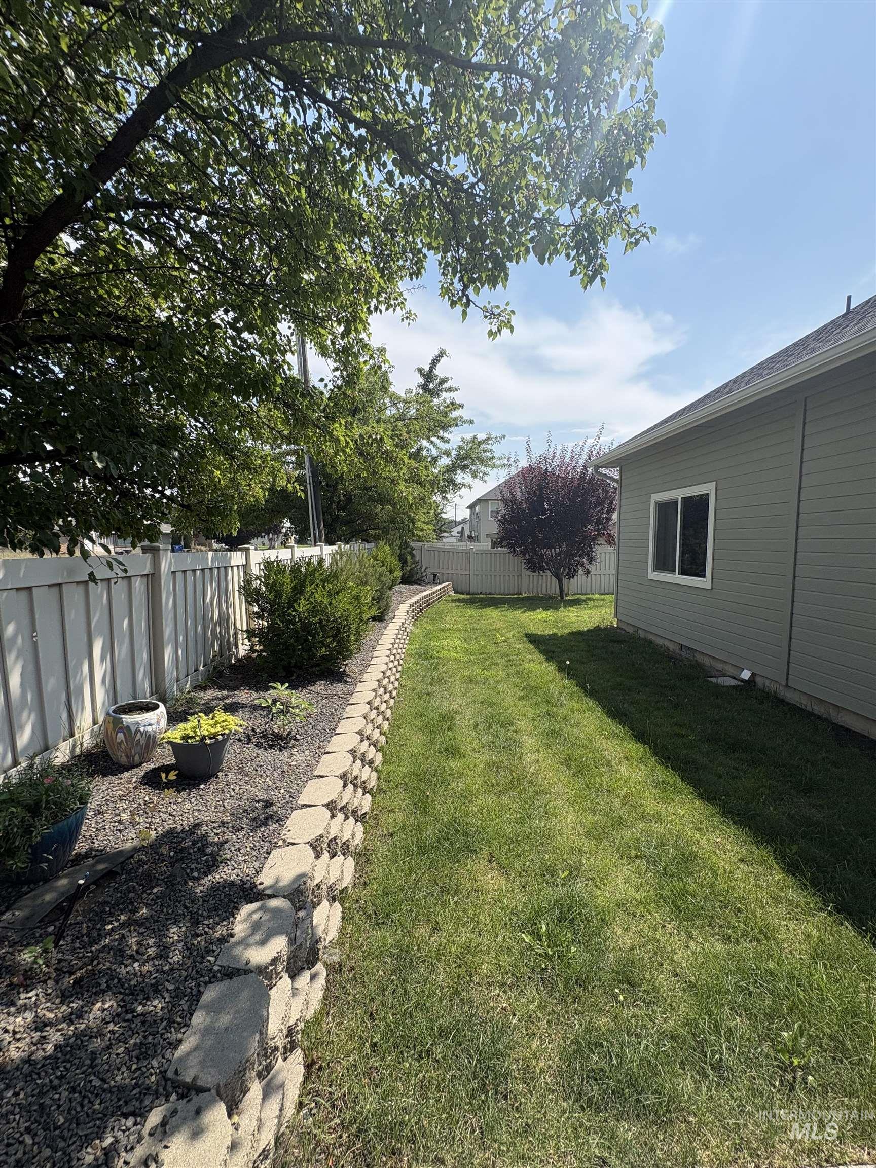 1634 Oak Ave, Fruitland, Idaho 83619, 4 Bedrooms, 2.5 Bathrooms, Residential For Sale, Price $450,000,MLS 98995211