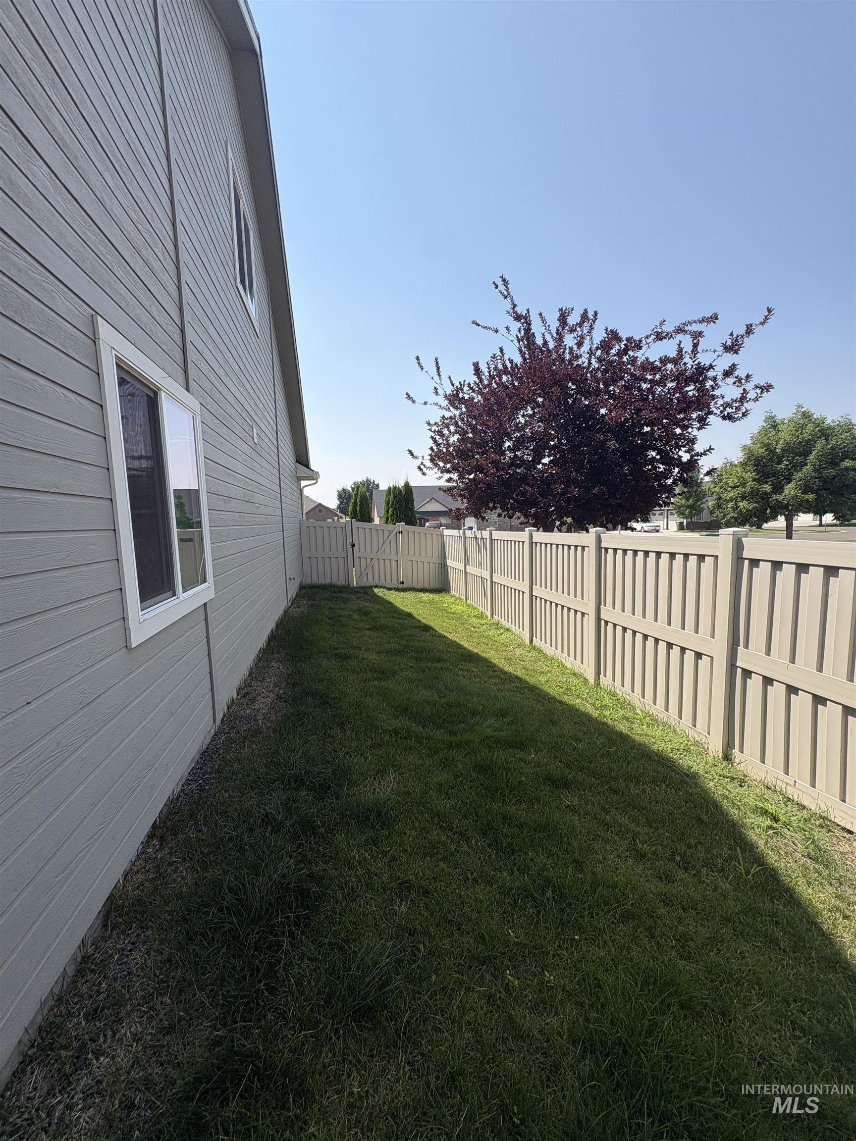 1634 Oak Ave, Fruitland, Idaho 83619, 4 Bedrooms, 2.5 Bathrooms, Residential For Sale, Price $450,000,MLS 98995211