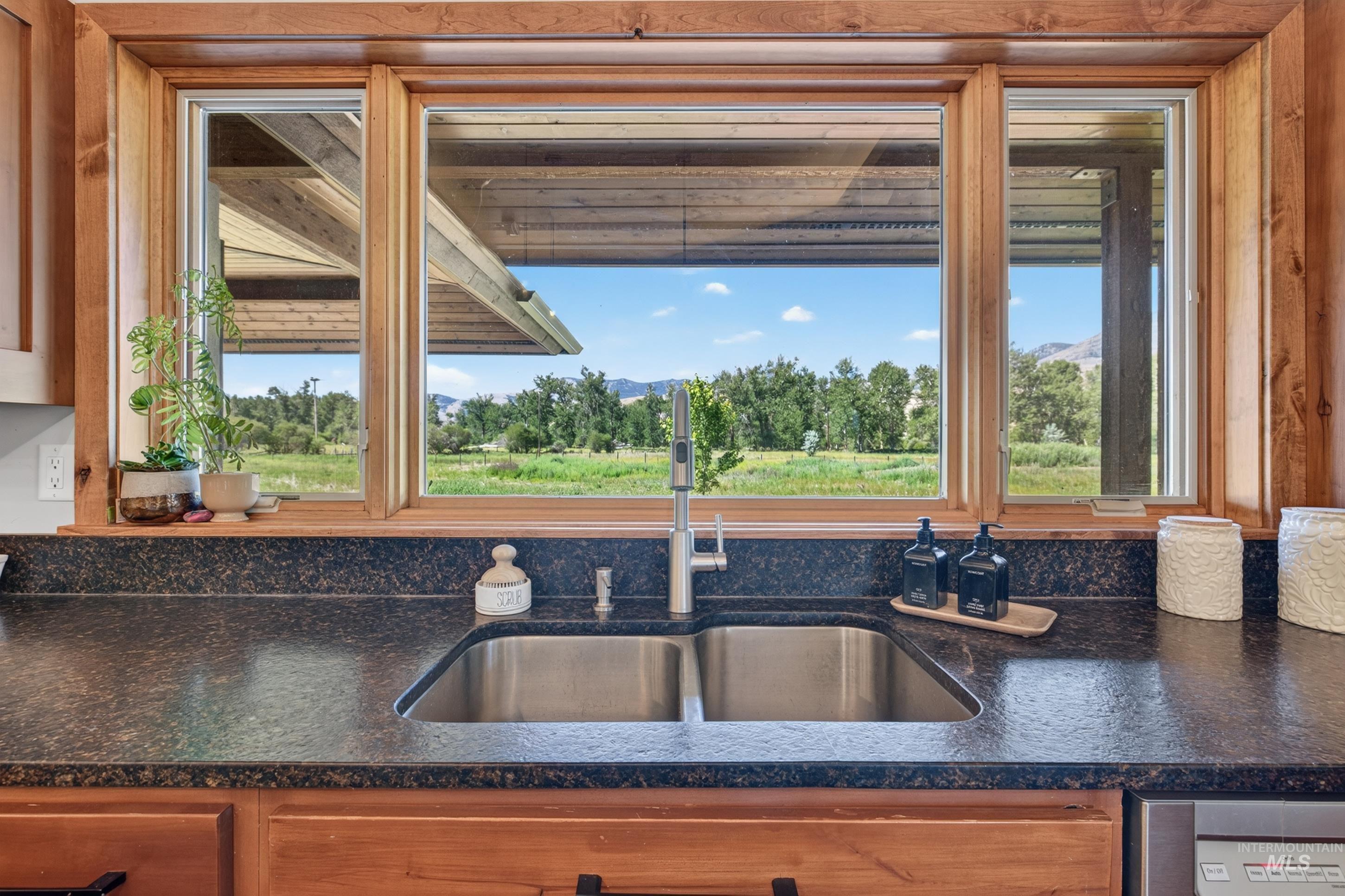63 Mountain View Rd, Salmon, Idaho 83647, 9 Bedrooms, 4.5 Bathrooms, Residential For Sale, Price $1,699,988, 98995212