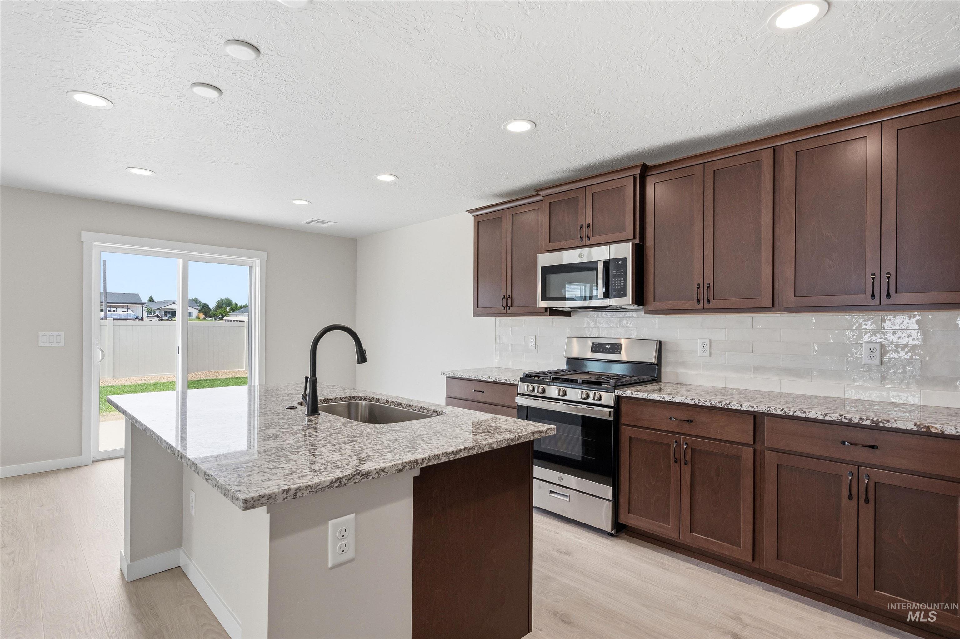 9535 S Stonefly ave, Kuna, Idaho 83634, 3 Bedrooms, 2.5 Bathrooms, Residential For Sale, Price $439,990,MLS 98995214