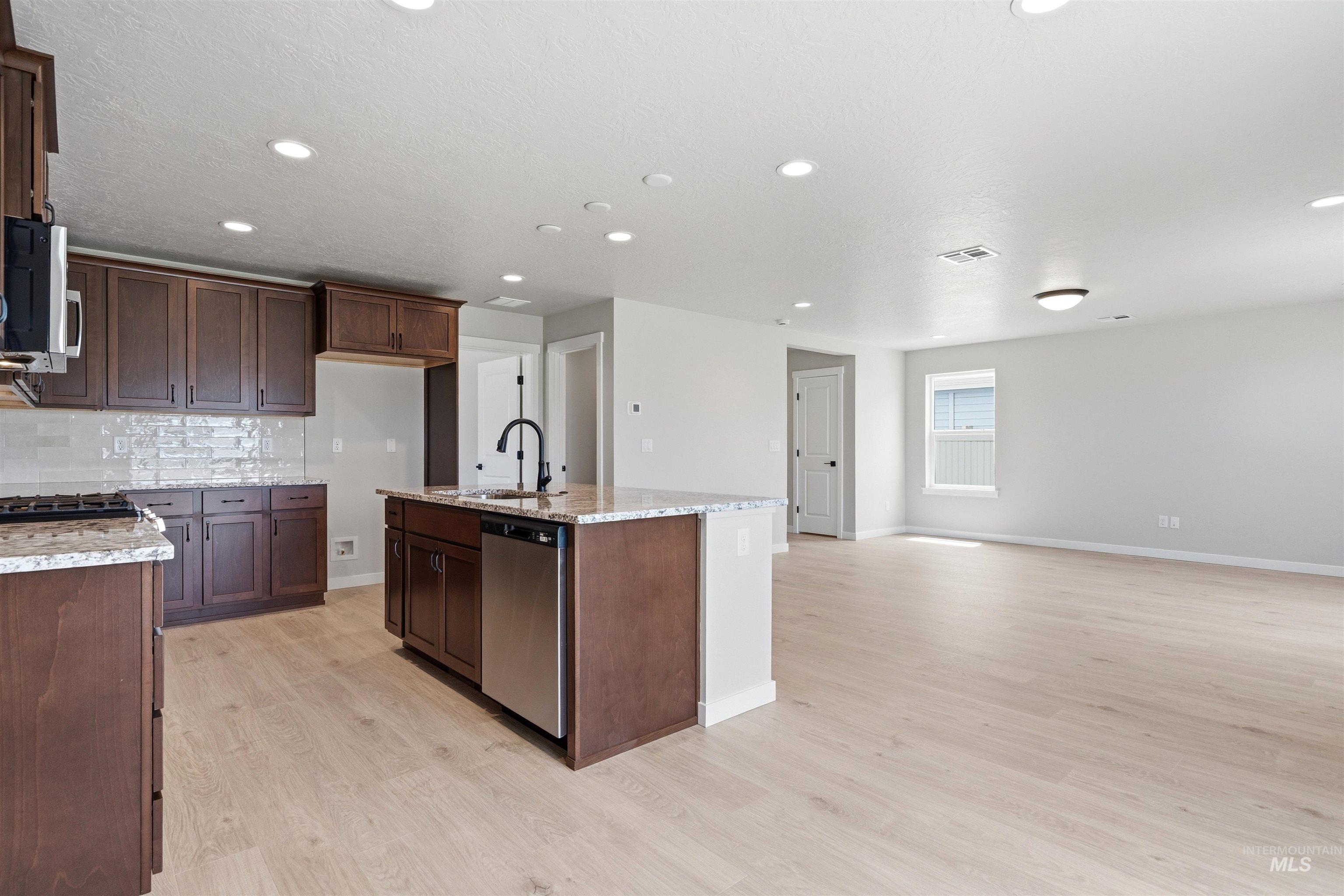 9535 S Stonefly ave, Kuna, Idaho 83634, 3 Bedrooms, 2.5 Bathrooms, Residential For Sale, Price $439,990,MLS 98995214