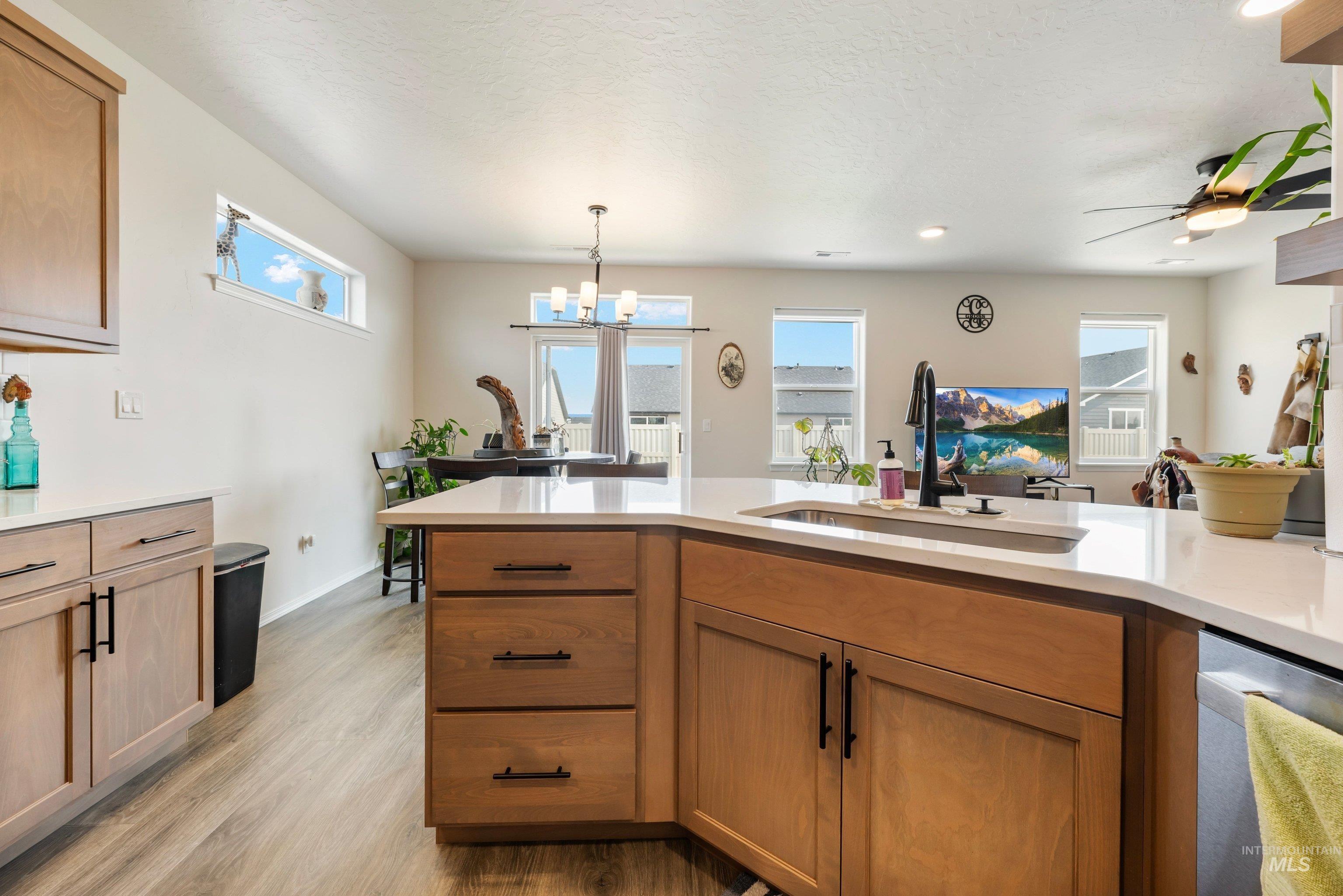 11106 Shadow Glen Dr, Caldwell, Idaho 83605, 3 Bedrooms, 2 Bathrooms, Residential For Sale, Price $424,900,MLS 98995219