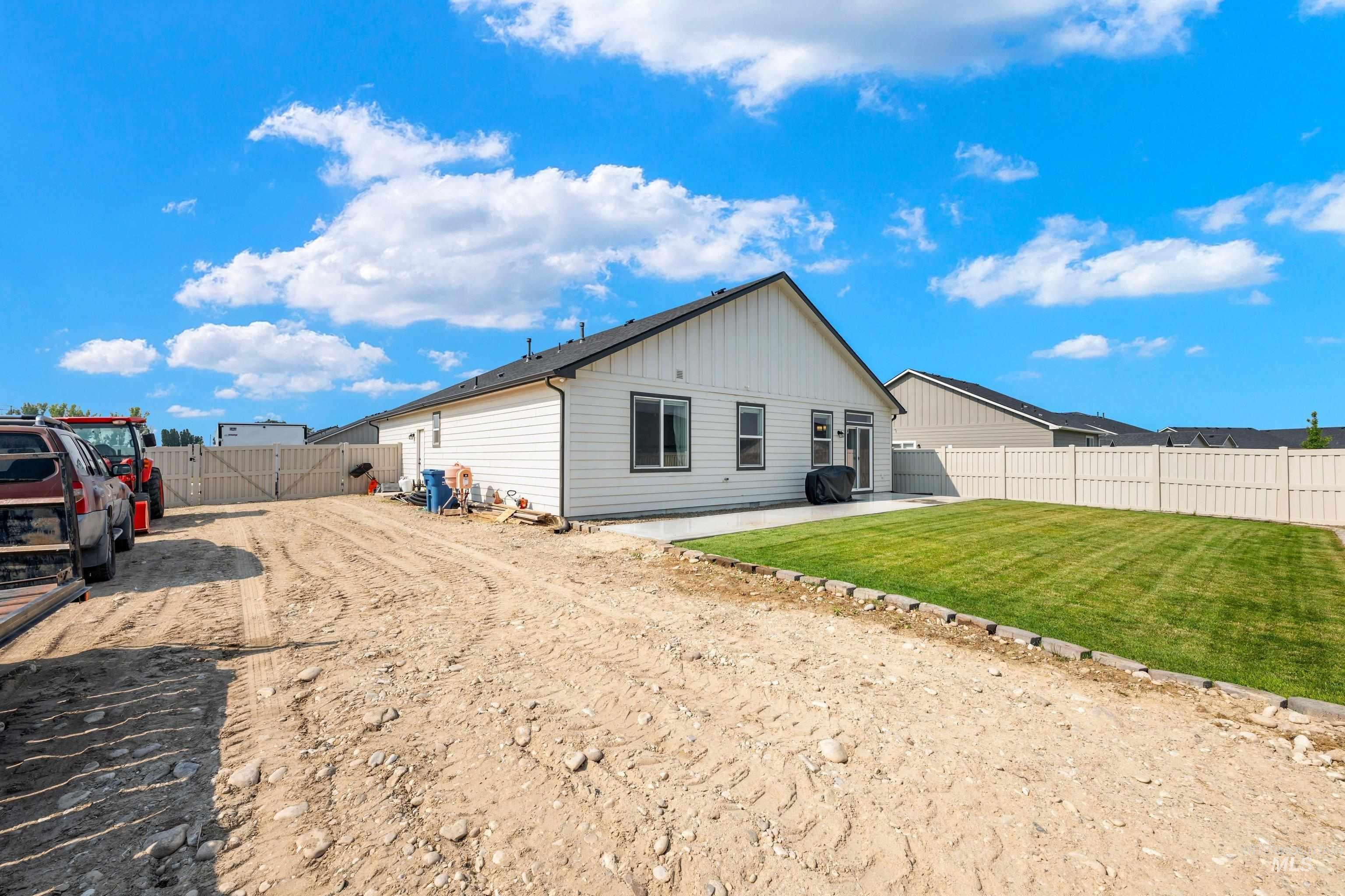 11106 Shadow Glen Dr, Caldwell, Idaho 83605, 3 Bedrooms, 2 Bathrooms, Residential For Sale, Price $424,900,MLS 98995219
